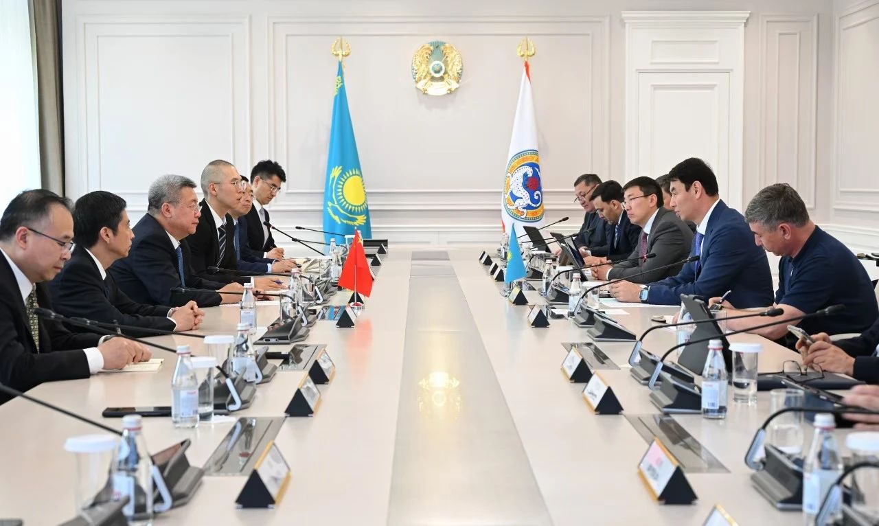 吉斯222.jpg 吉斯222.jpg