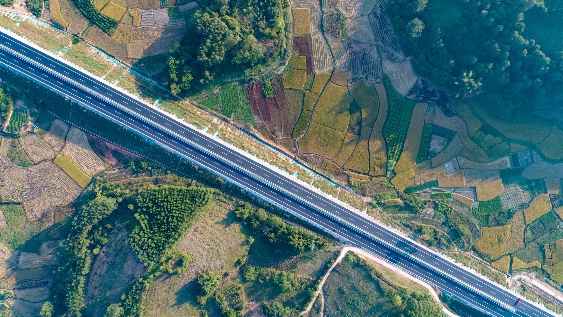 广西大浦高速全线正式通车
