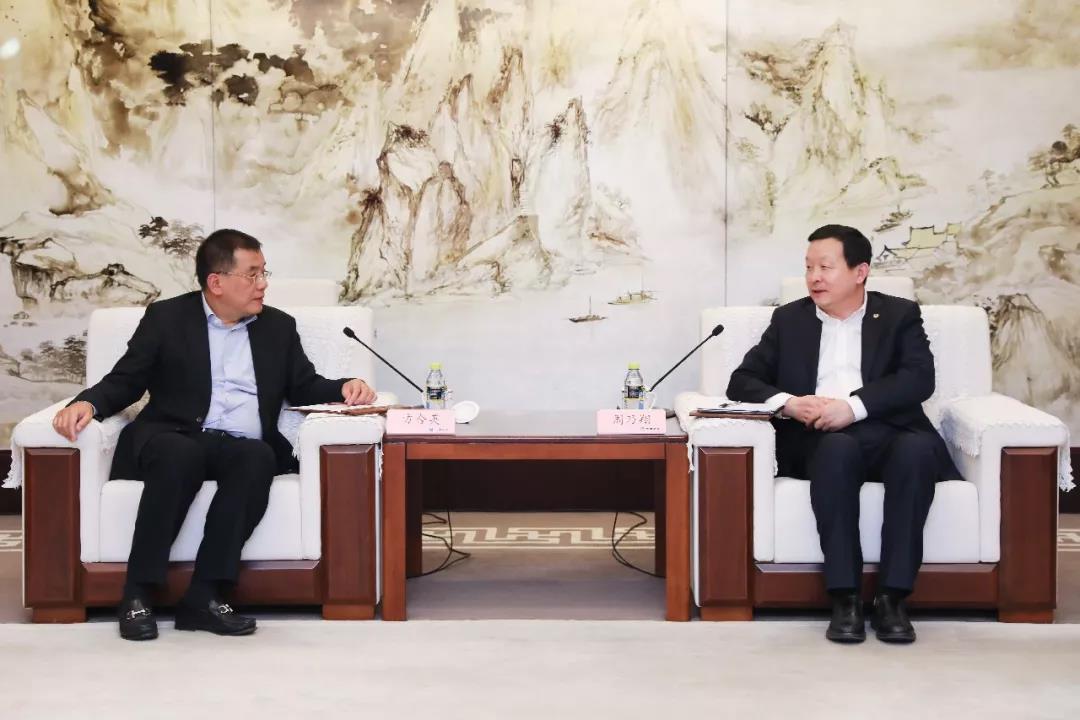 周乃翔會見中信銀行行長方合英