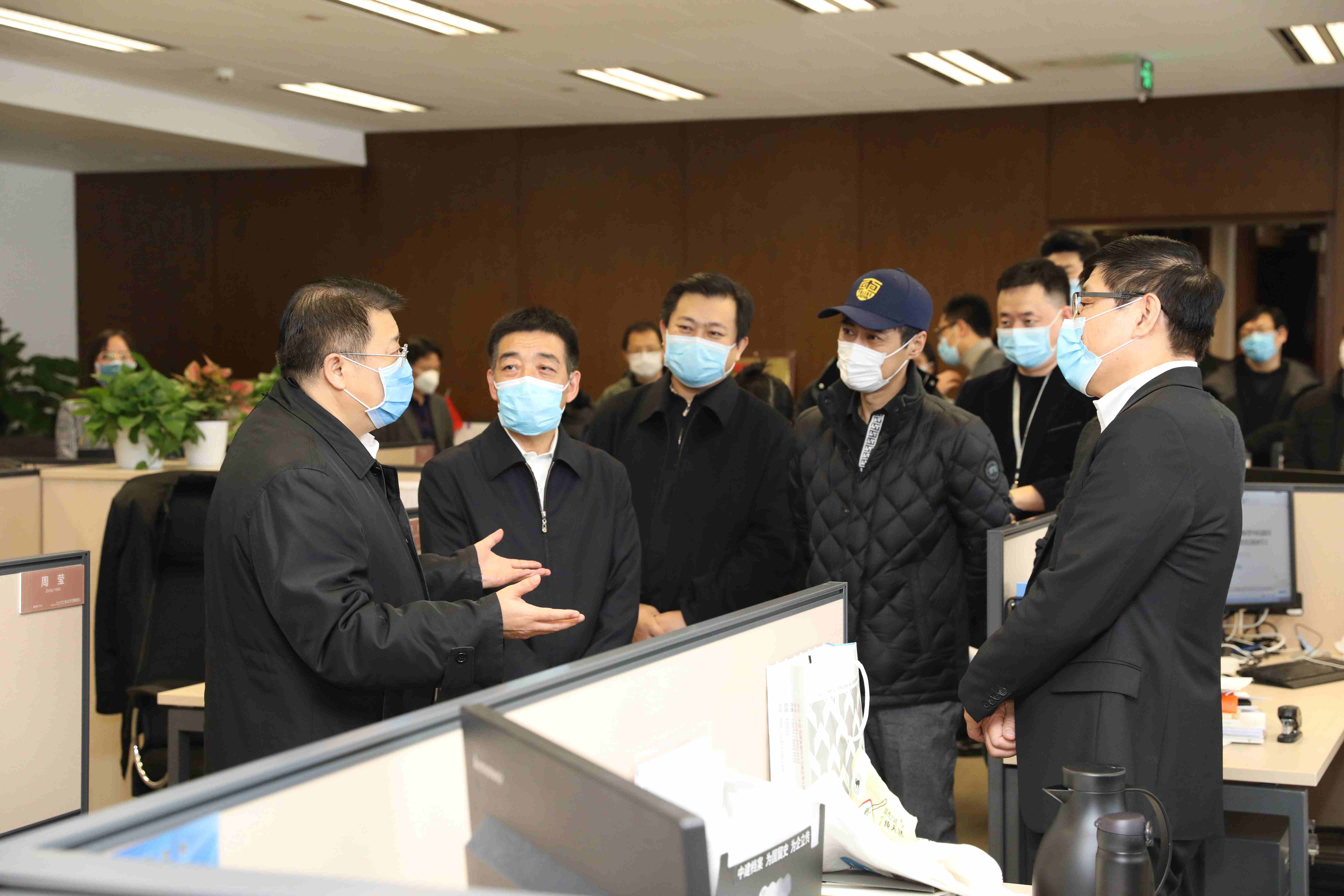 北京市朝陽區(qū)委書記王灝檢查肯定集團(tuán)總部辦公樓疫情防控工作