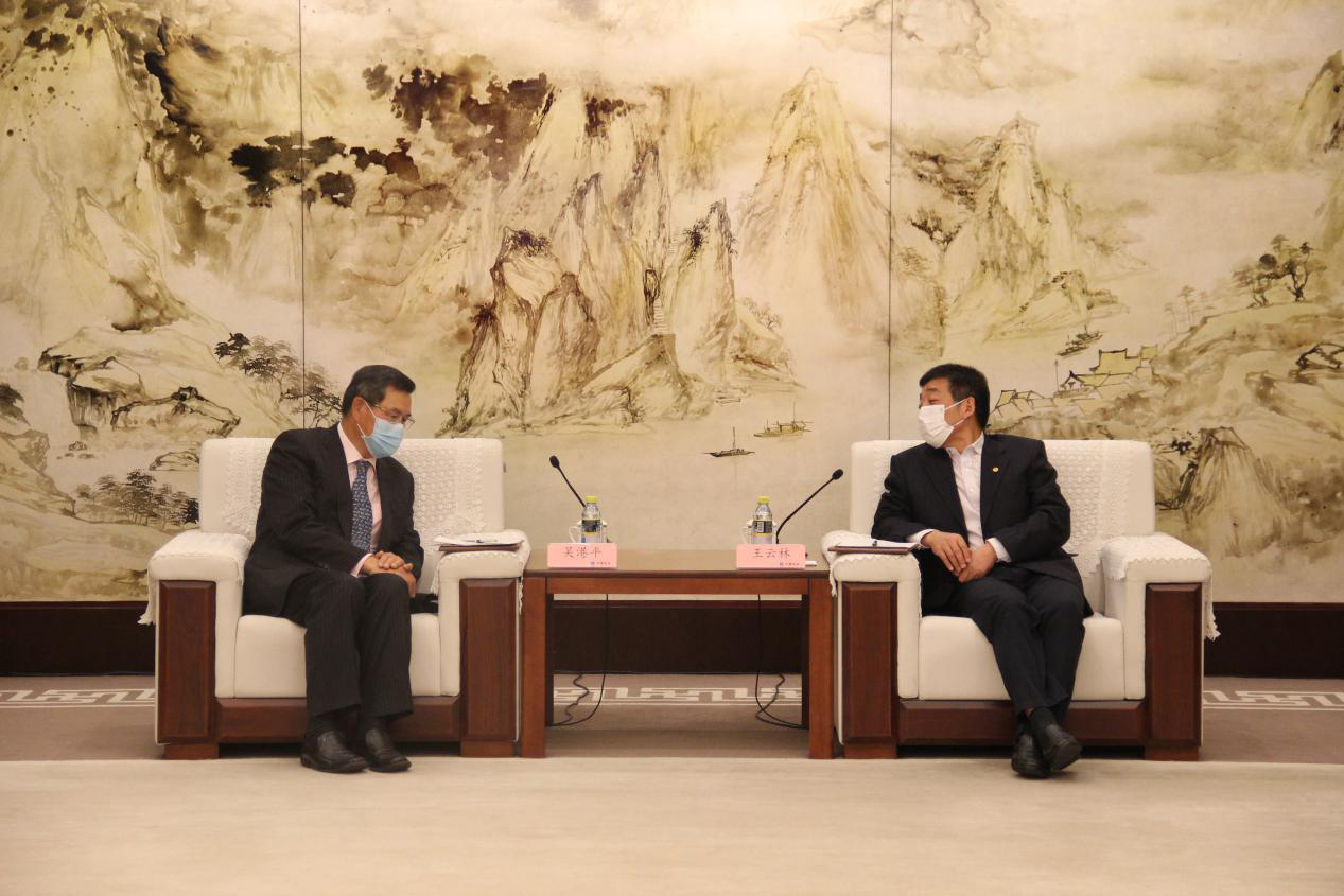 王云林会晤安永我国区主席吴港平