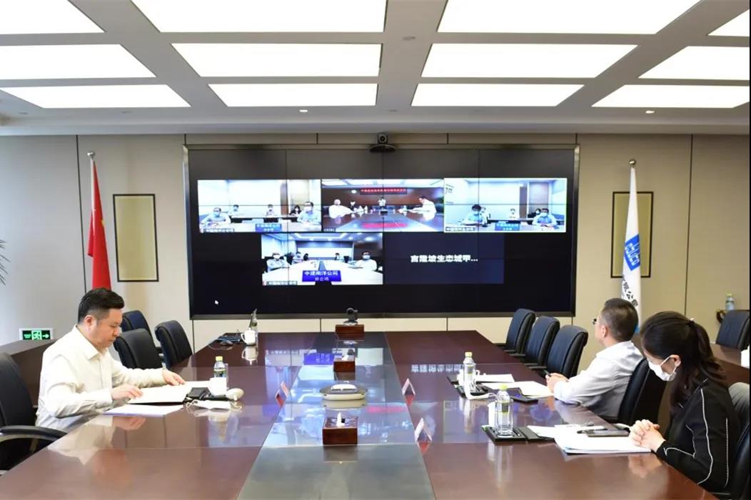 中建四局承建的南昌中糧大悅城超高公寓項(xiàng)目主體結(jié)構(gòu)封頂