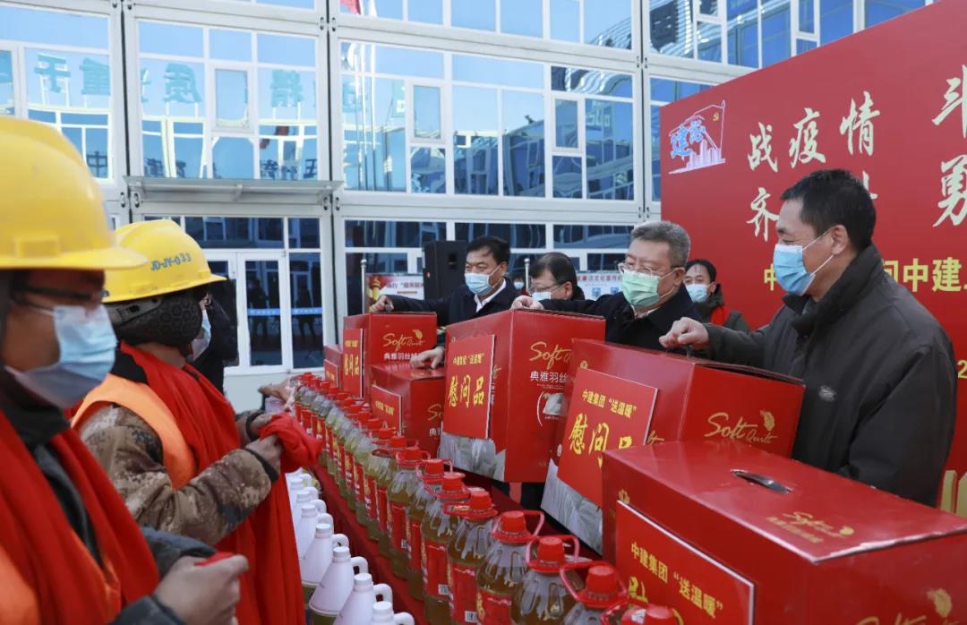 使用壽命超18萬(wàn)小時(shí)！我國(guó)研制出超穩(wěn)定鈣鈦礦LED