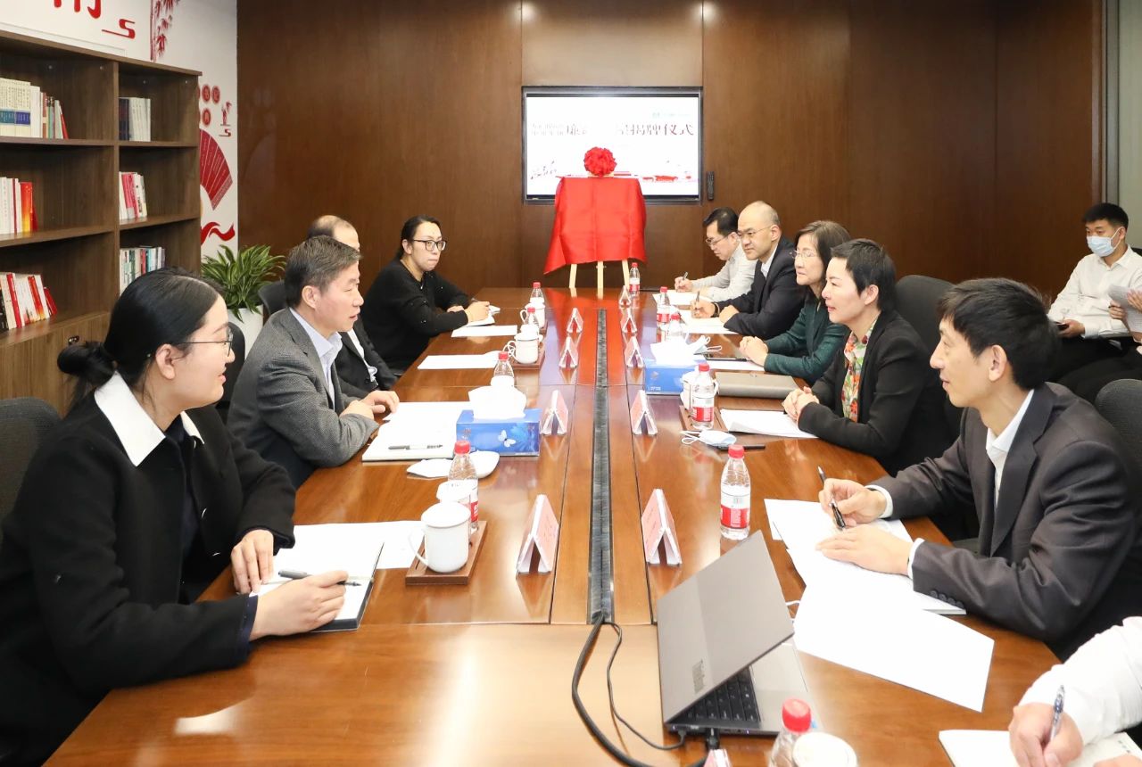 彭兴第与中国方正出版社党委书记景延安会谈