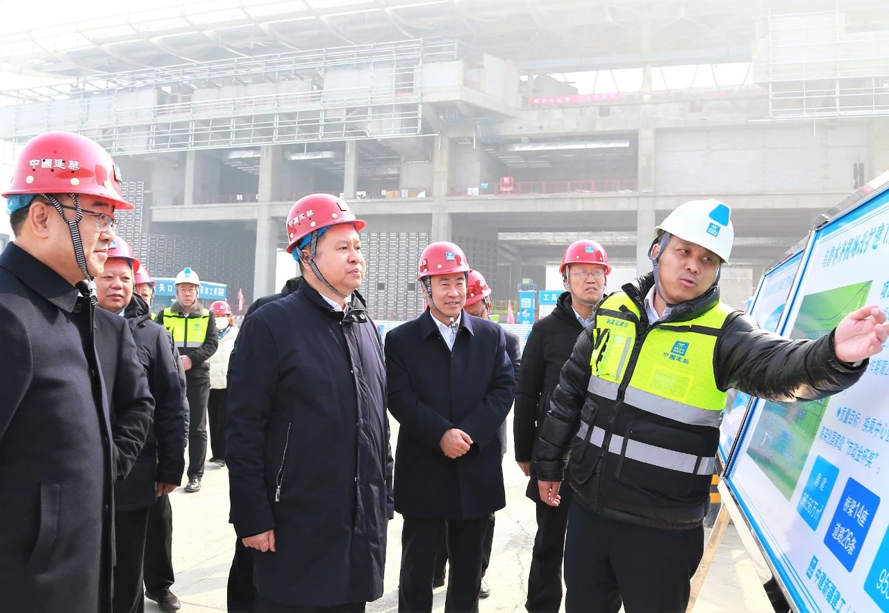 中建三局承建的武漢未來科技城通信與電子信息技術研發(fā)基地（一期）項目全面封頂