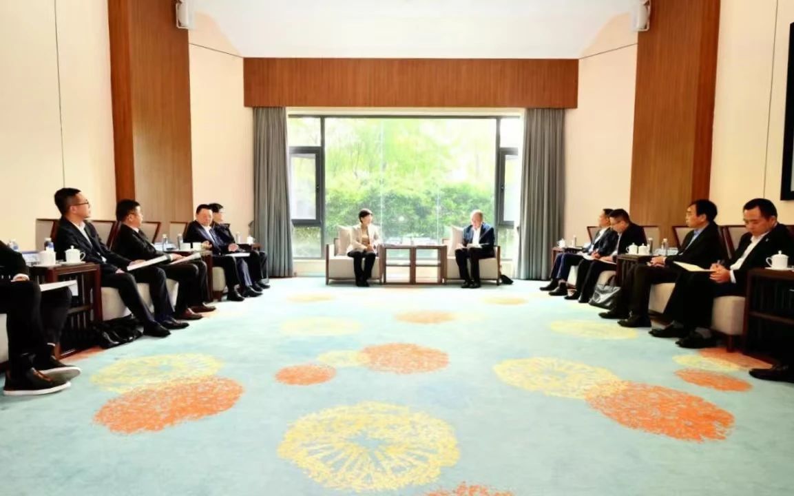 單廣袖與西南交通大學(xué)黨委書記余敏明會談