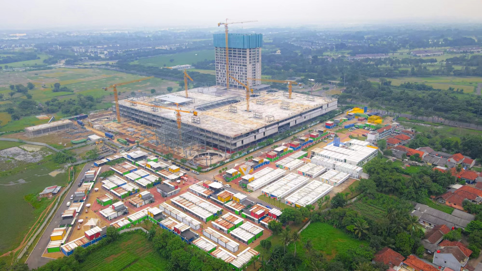 中建三局承建的印尼Samanea综合体项目MPB塔楼主体结构正式封顶