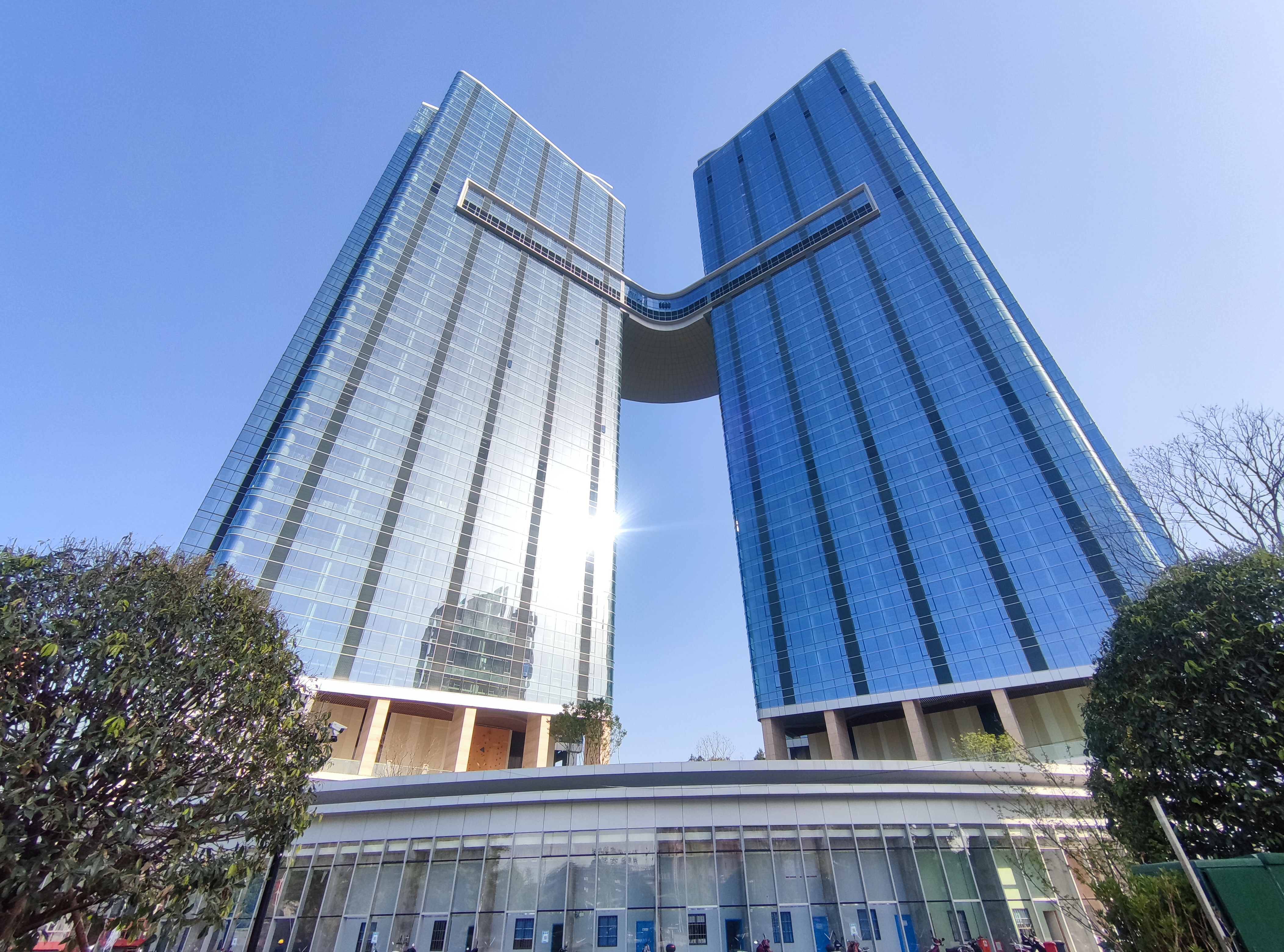 中建二局参建的长沙浪琴山花园三期工程顺畅经过竣工检验
