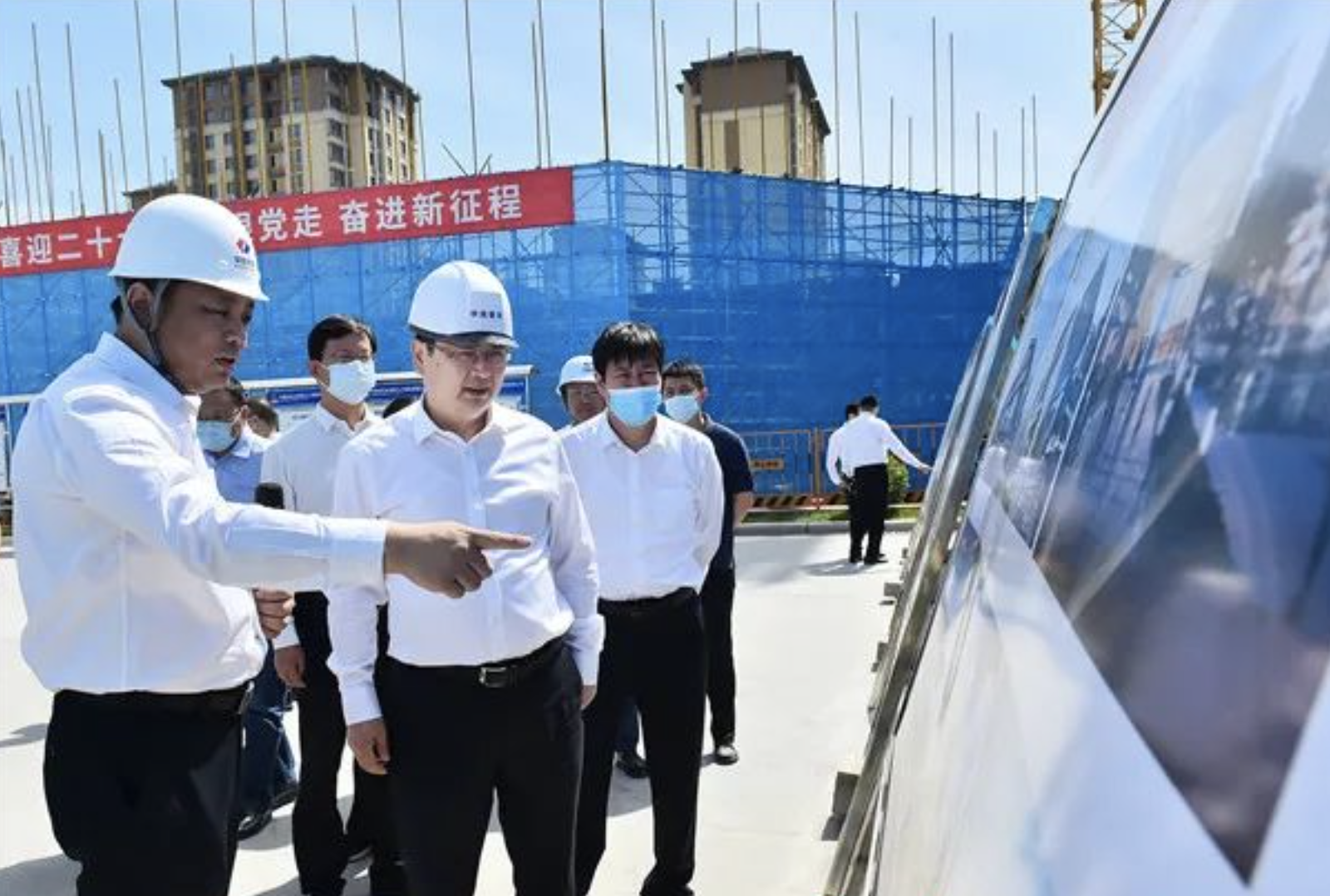 河北省委常委、副省長，雄安新區(qū)黨工委書記、管委會主任張國華調(diào)研中建二局雄安·金湖未來城項目