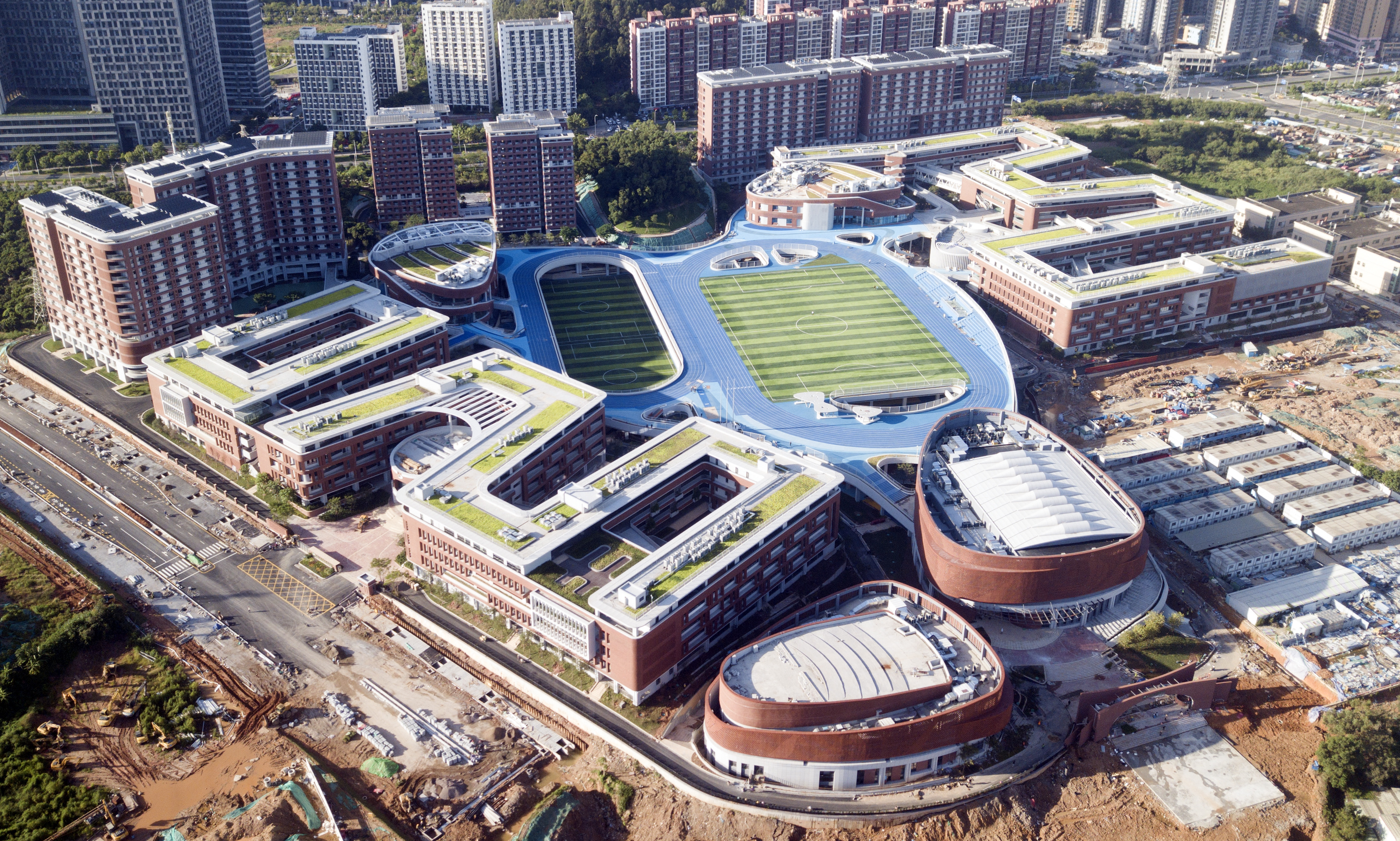 中建八局承建的深圳光明高中園設(shè)計(jì)施工一體化項(xiàng)目投入使用