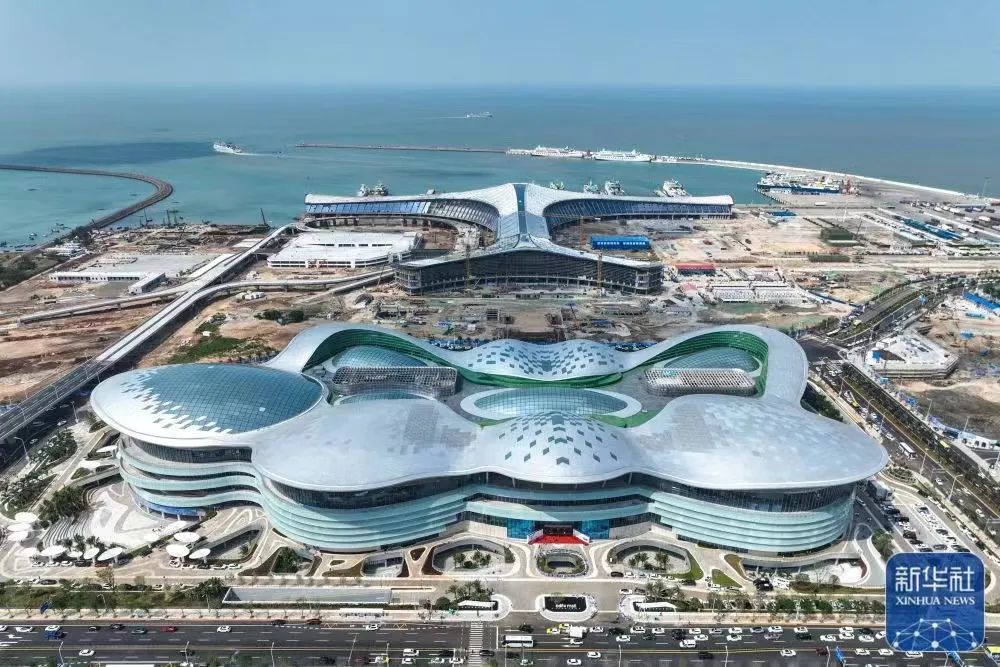 世界最大单体免税店海口国际免税城投入运行