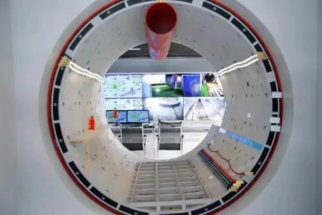 優(yōu)派新款2K 250Hz顯示器到手999元：五向搖桿 機(jī)身背面配備氛圍燈