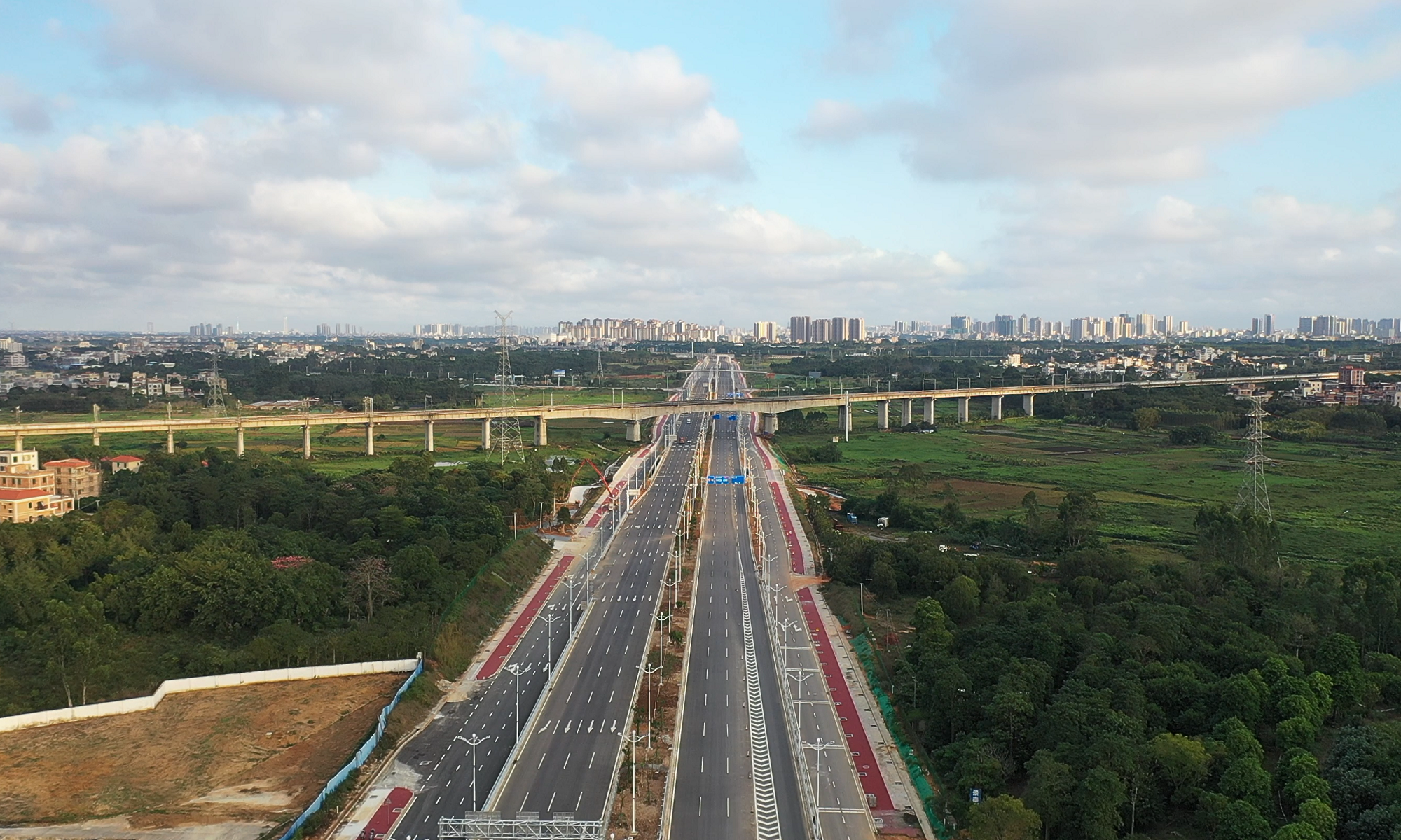 中建二局承建的湛江大道項目正式通過交工驗收