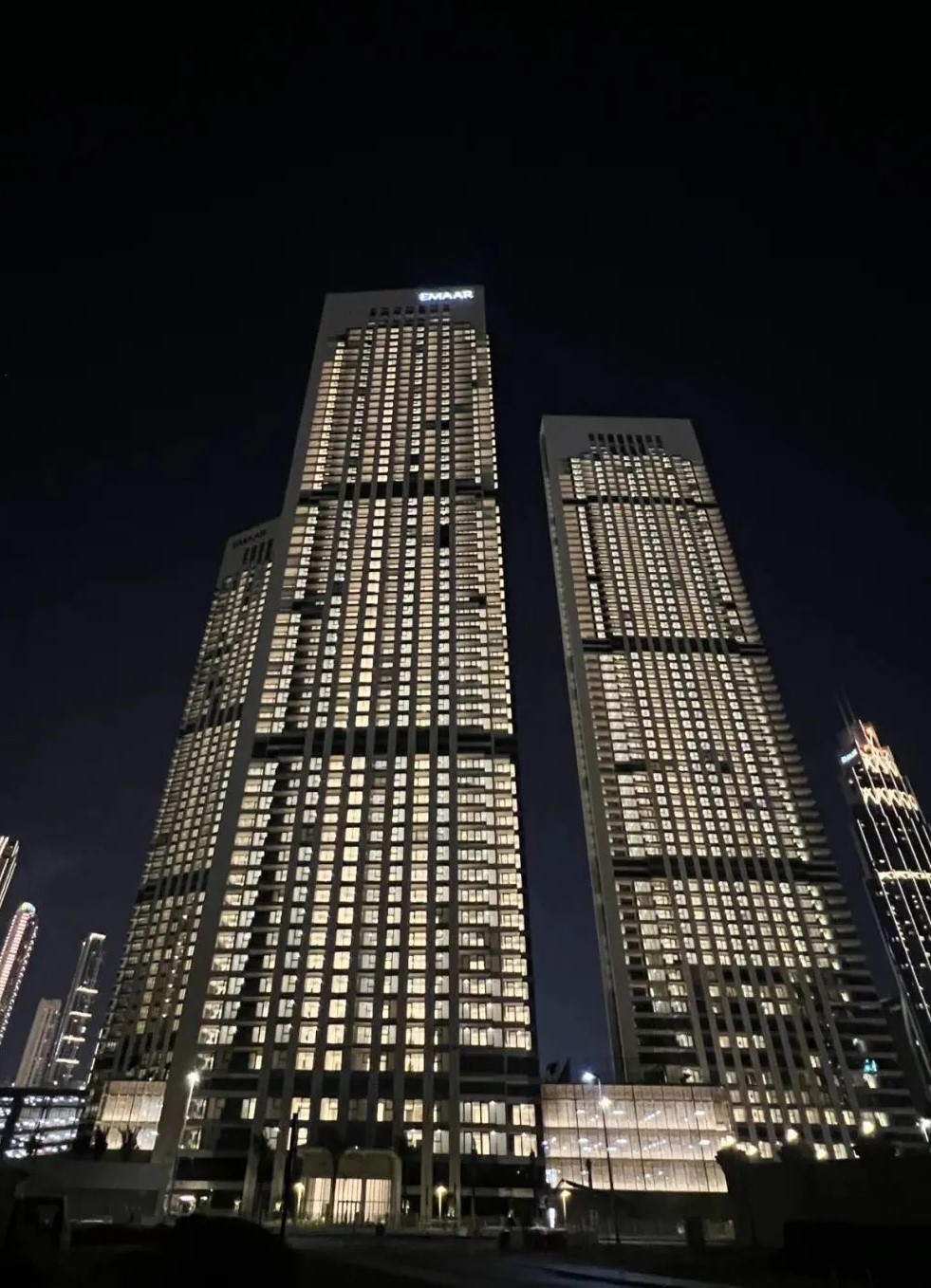 中建中东公司承建、中建七局参建的迪拜Downtown Views二期项目顺畅竣工交给