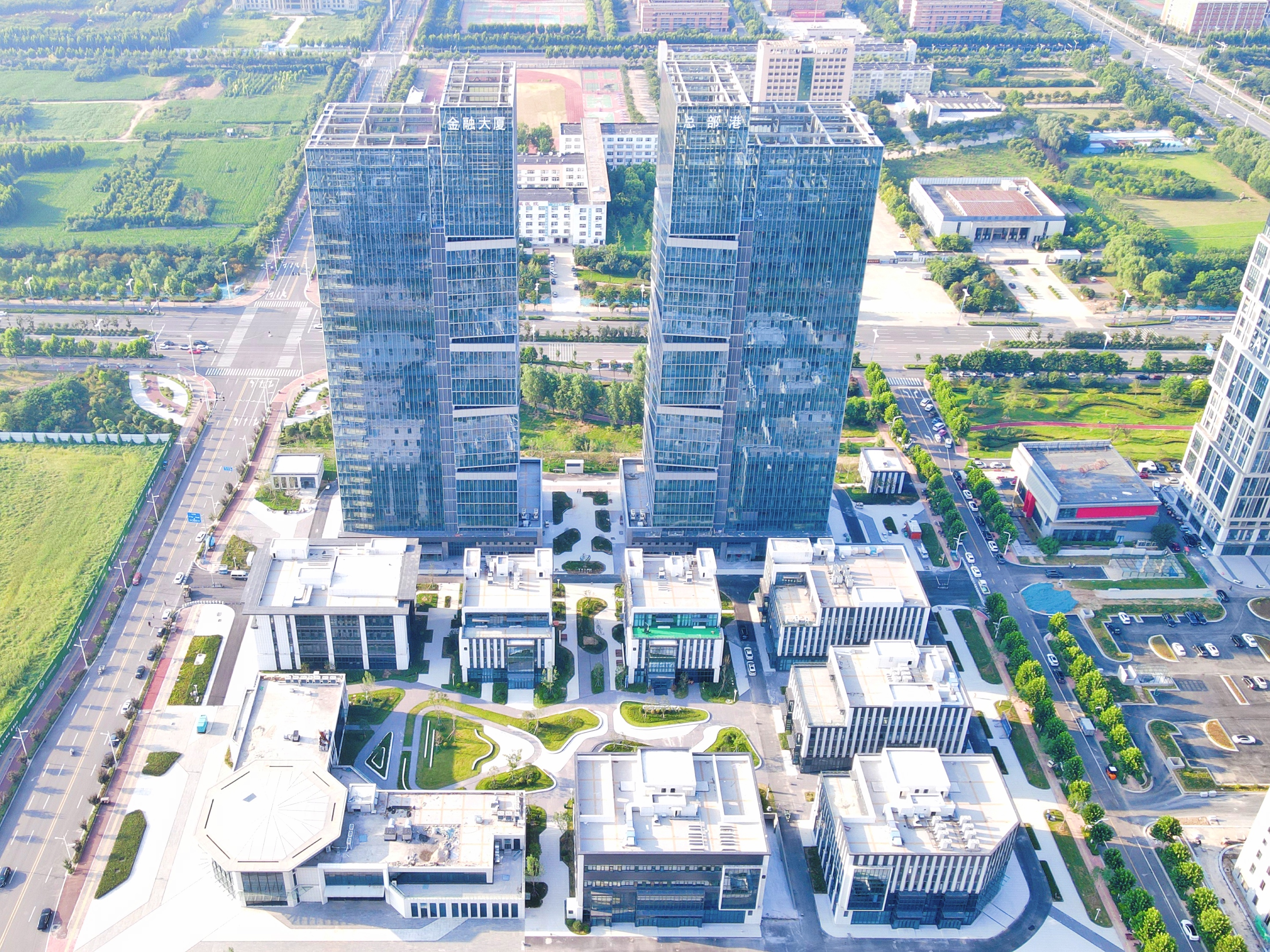 中建八局承建的周口市大数据产业园项目竣工