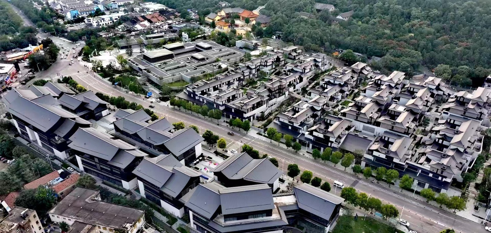中建八局承建的江蘇省徐州市云東文化街區(qū)項(xiàng)目開(kāi)街