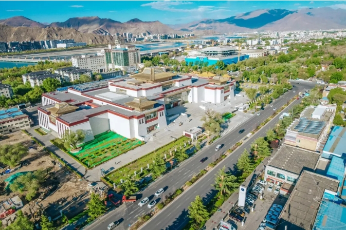 中建三局承建的河北唐山華潤曹妃甸柳贊200兆瓦漁光互補(bǔ)發(fā)電項(xiàng)目光伏場PC工程C標(biāo)段工程開工