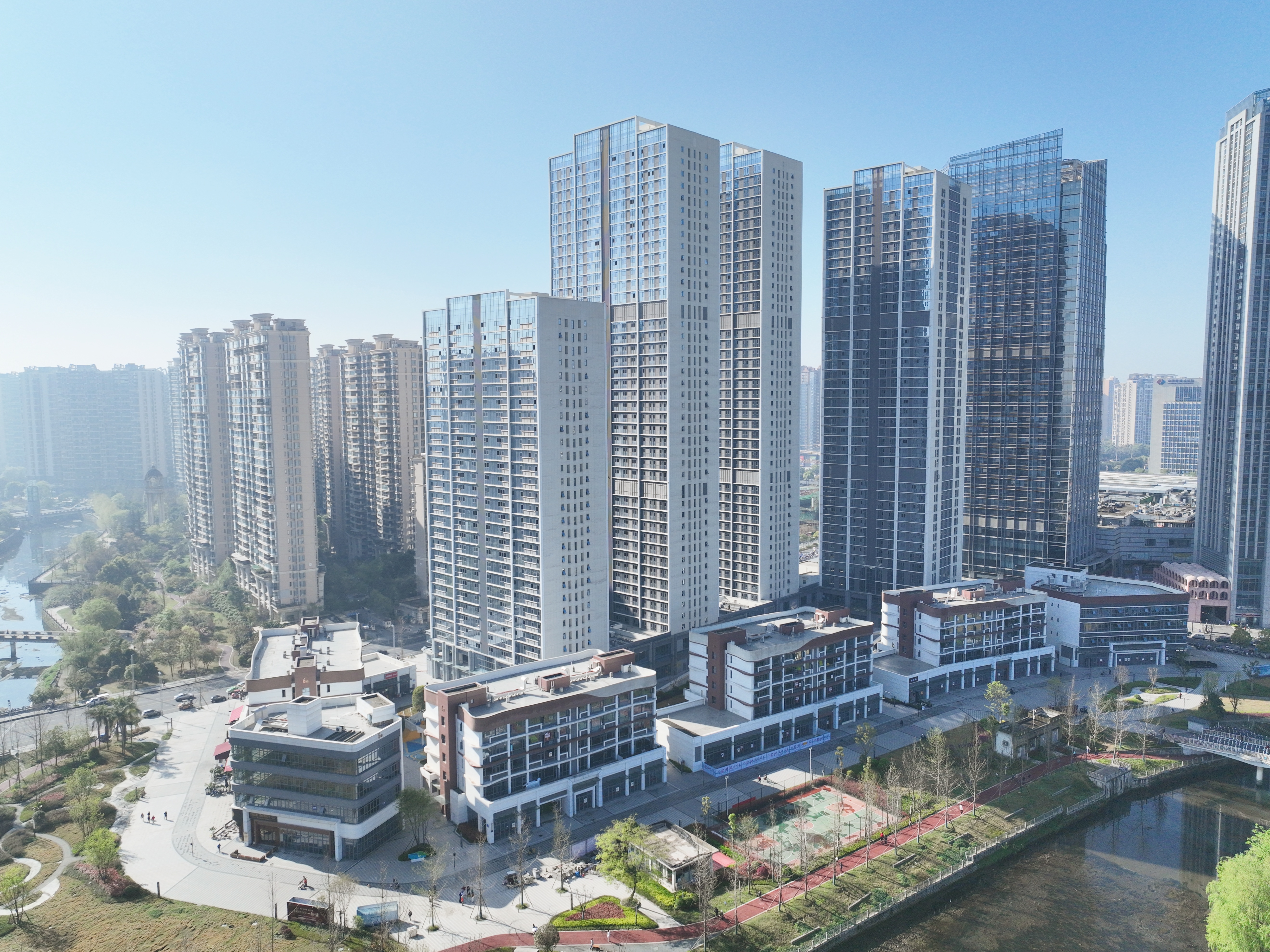 中建二局承建的成都珠江新城D區(qū)項(xiàng)目全面完成竣工驗(yàn)收