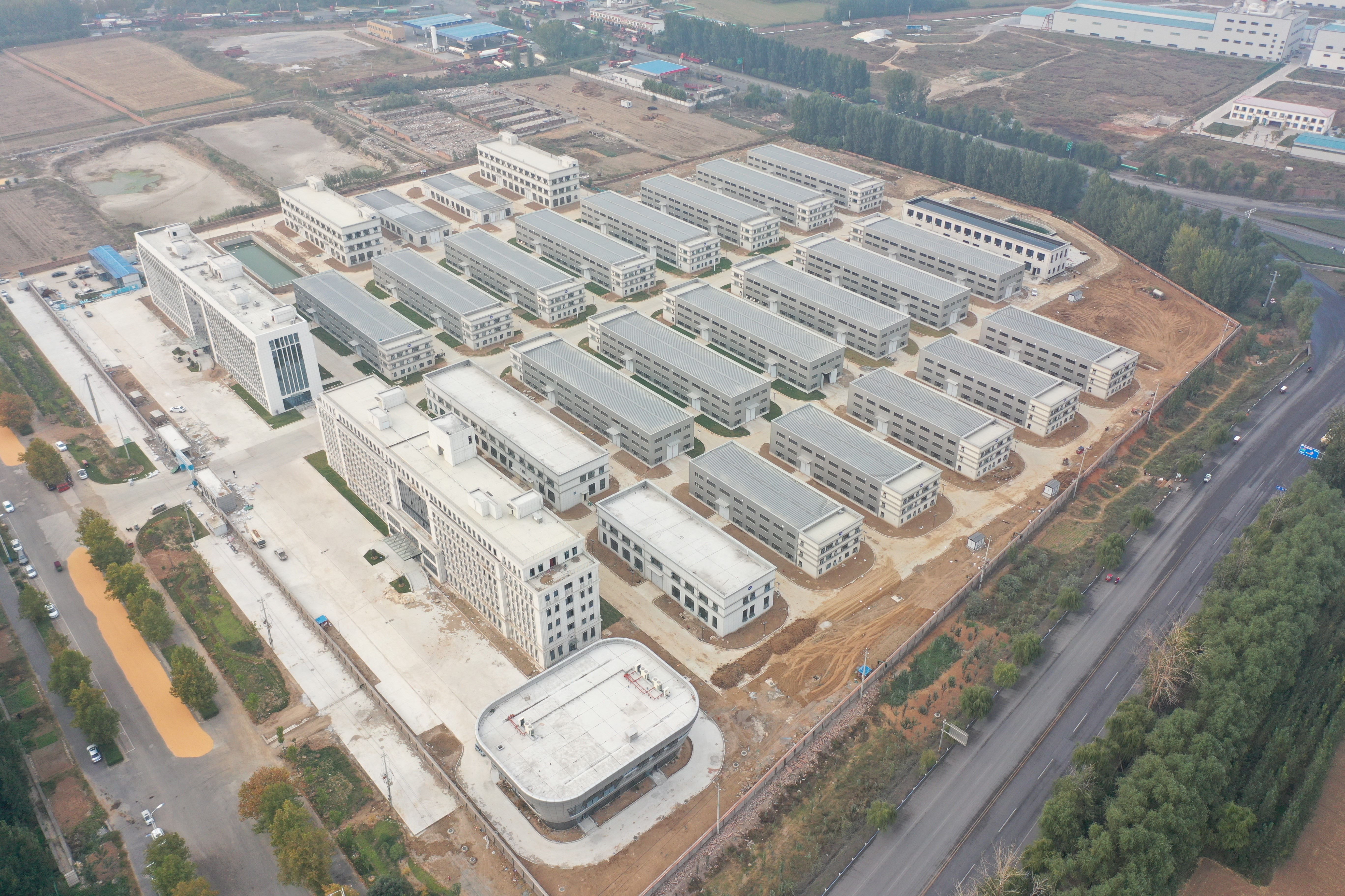 中建科工承建的河南济源纳米草创孵化产业园一期建设项目经过竣工检验