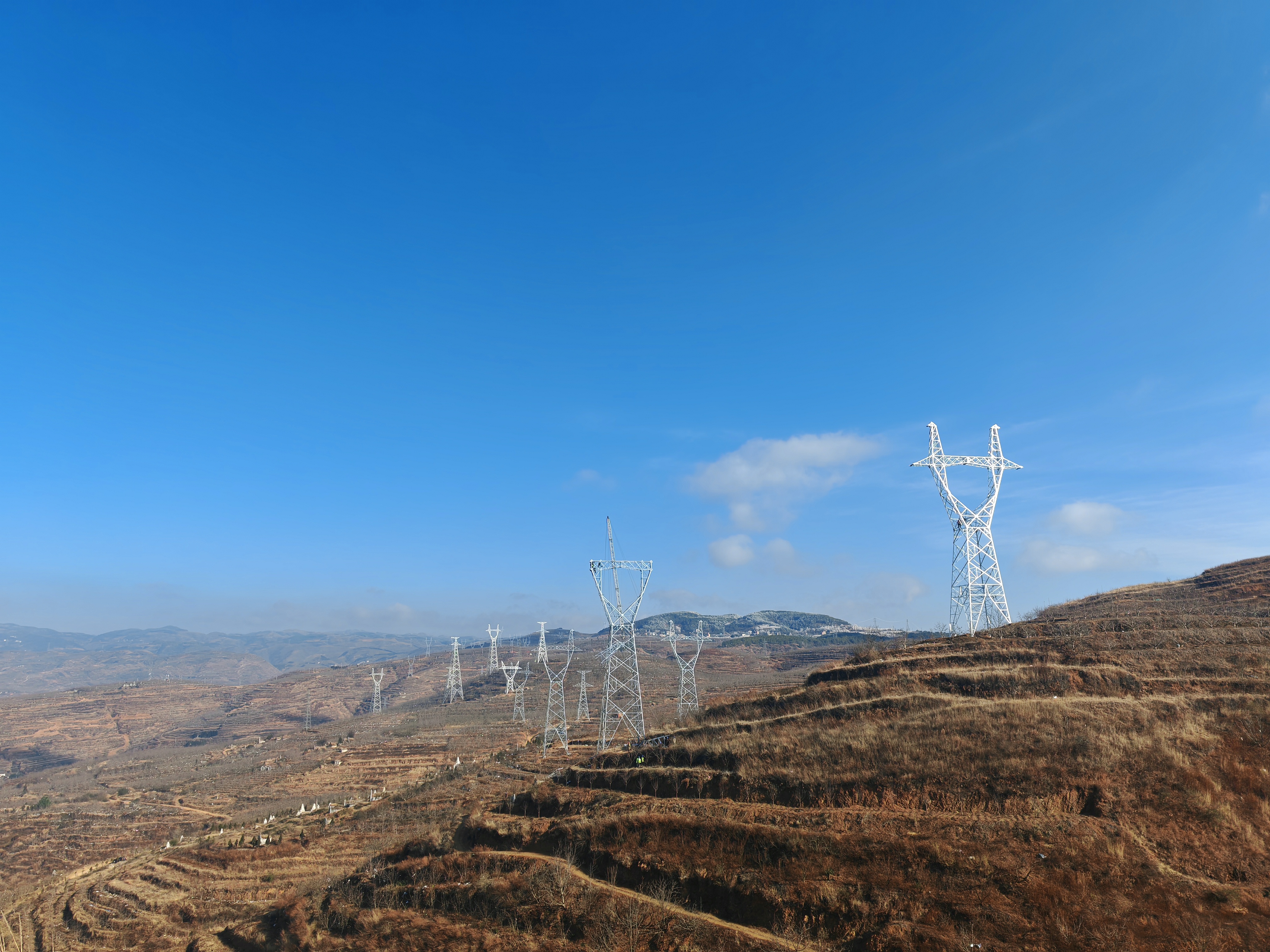 中建八局承建的云南昭通市全長56.62公里供電工程全線通電