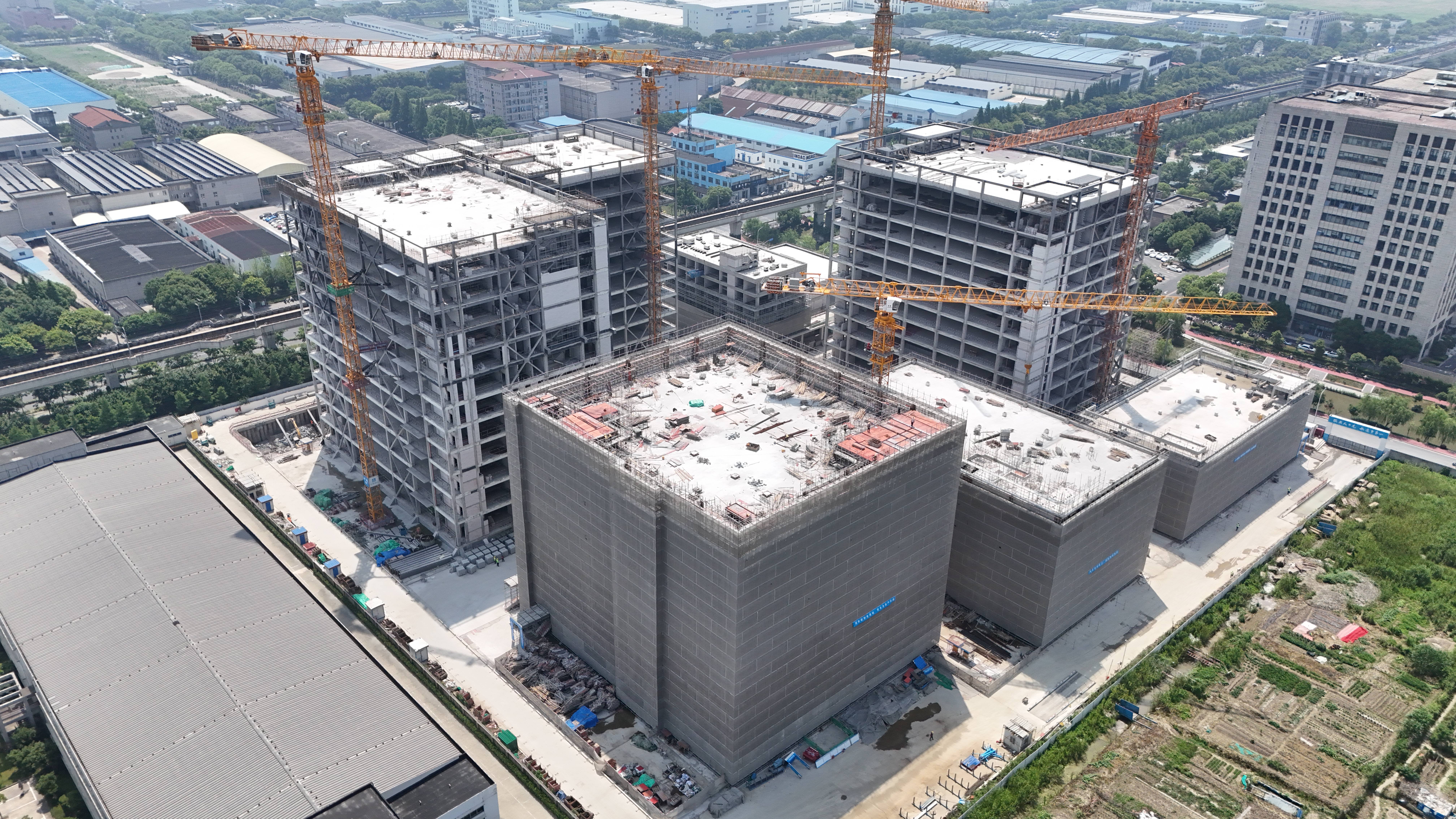 中建三局承建的上海伯杰醫(yī)療產(chǎn)業(yè)基地建設(shè)項(xiàng)目主體結(jié)構(gòu)全面封頂