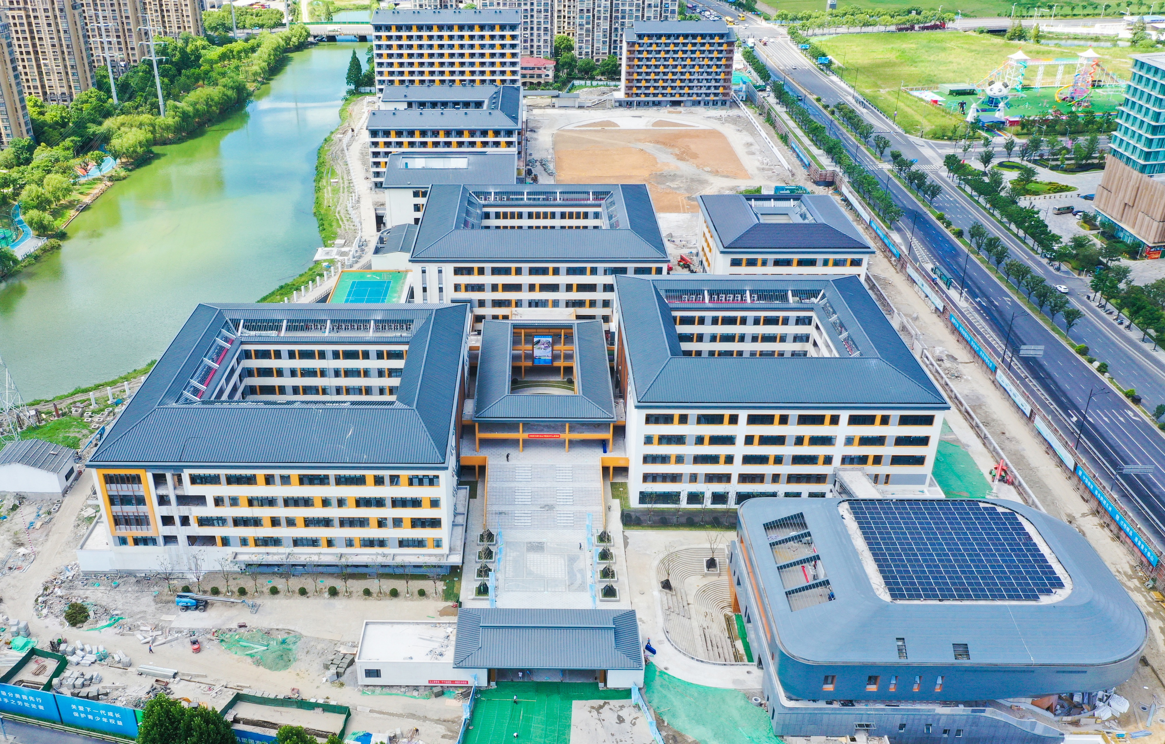 绍兴龙山书院项目培训中心楼正式落成 (2).jpg