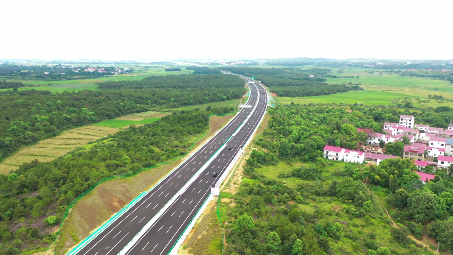 中建三局參建的江西南昌西二繞城高速公路（厚田—石鼻段）通車