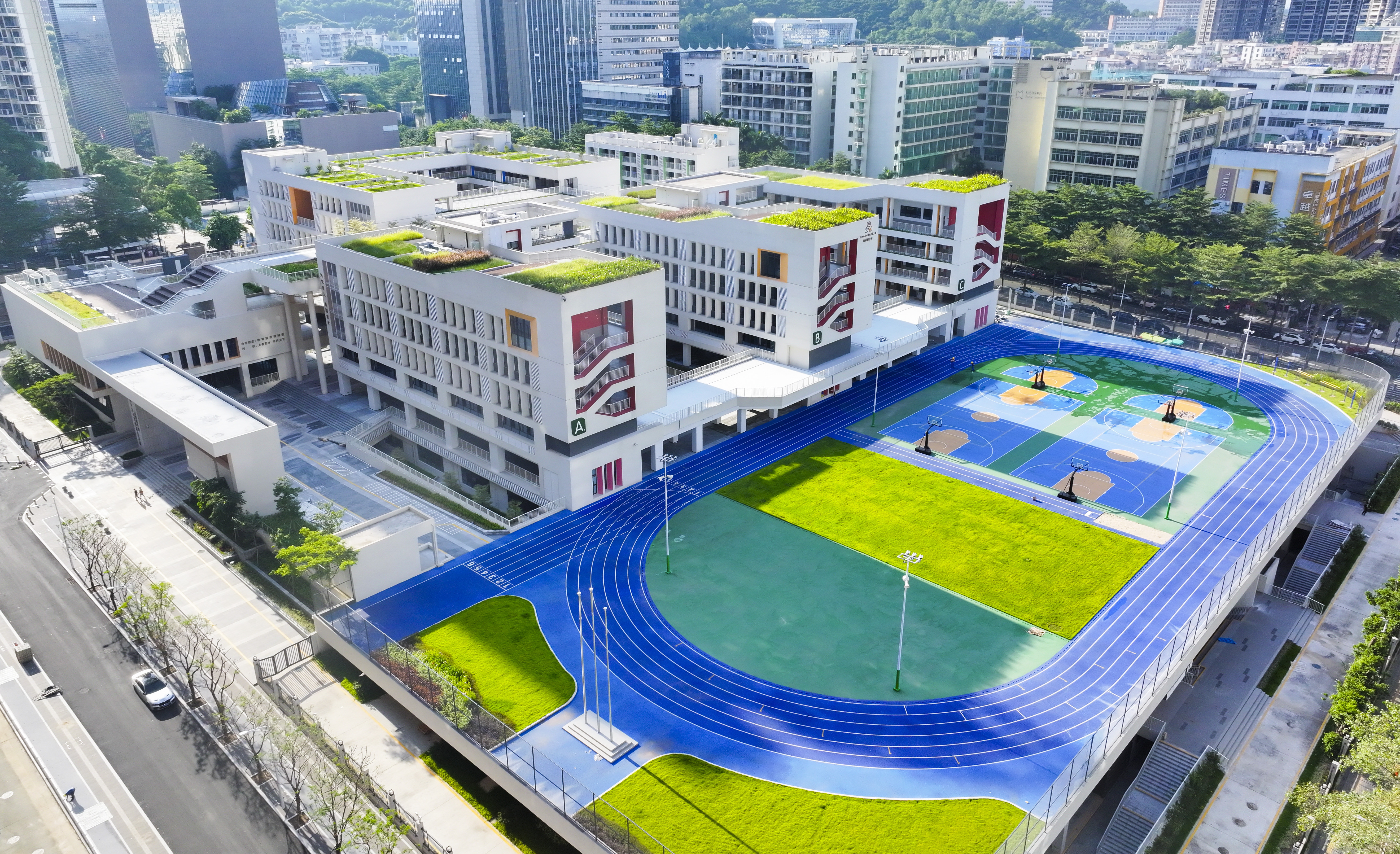 中建四局承建的深圳南山實驗教育集團西麗湖學校啟用