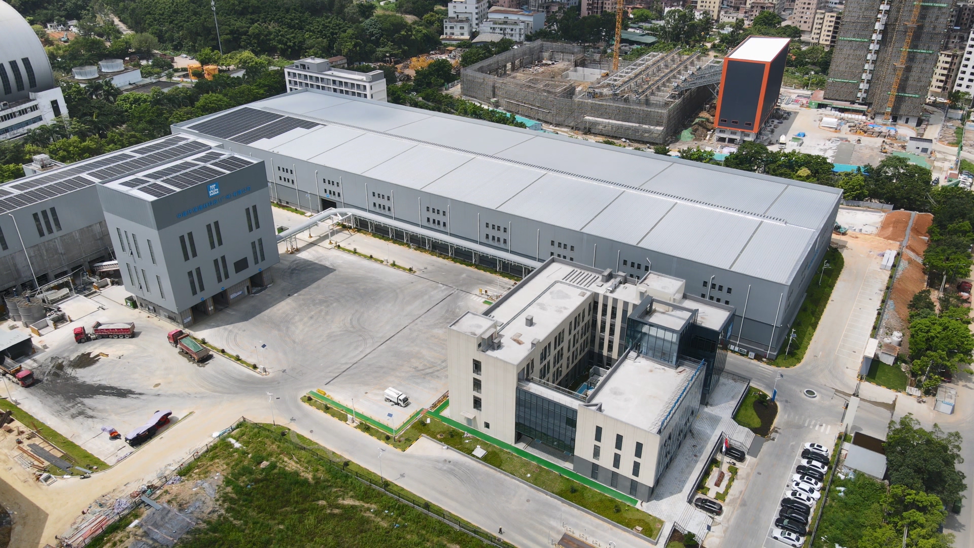 中建四局承建的廣東中建新型建造循環(huán)經(jīng)濟產(chǎn)業(yè)園全面封頂