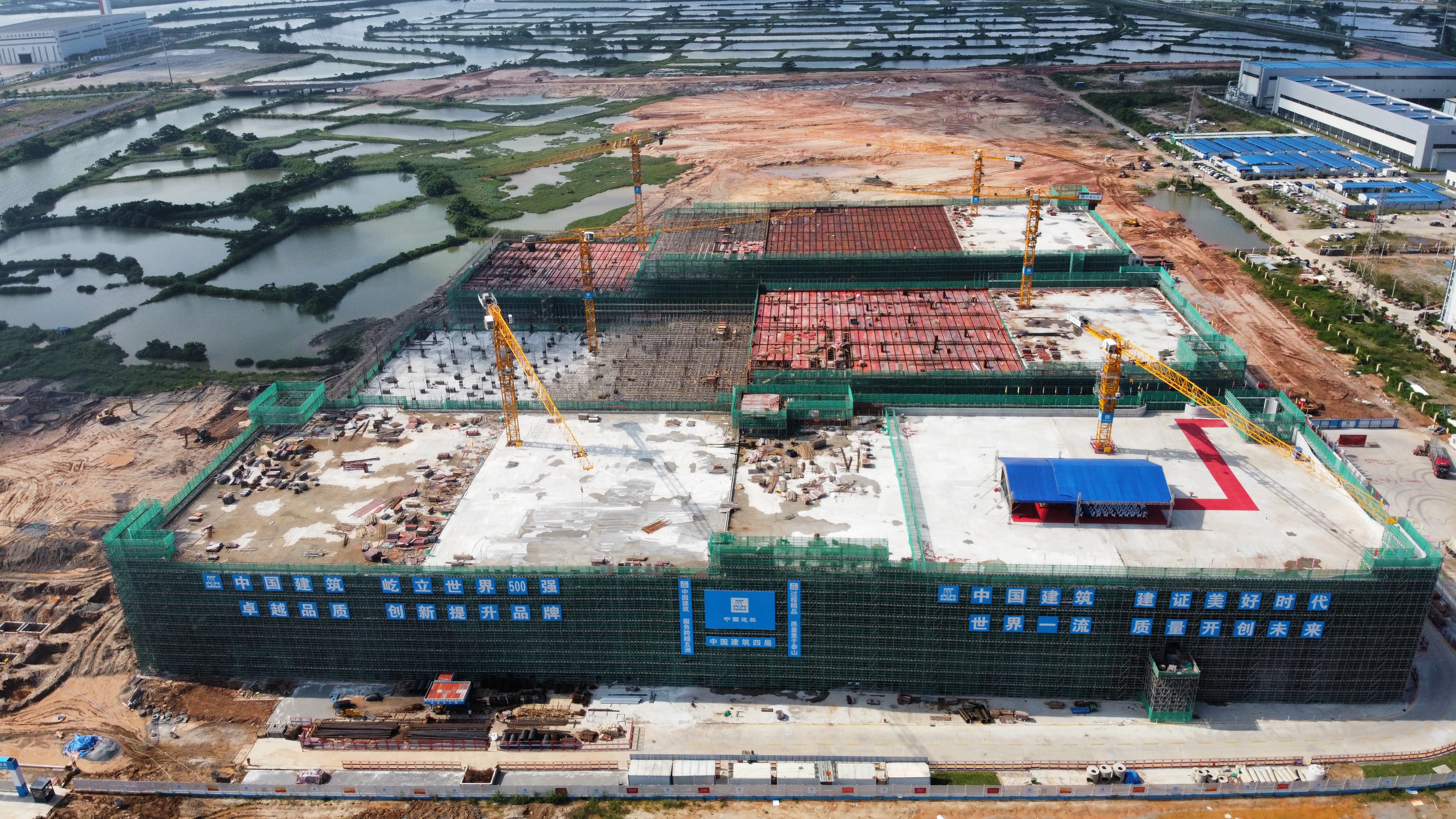 中建四局承建的廣東省陽江市主平臺(tái)產(chǎn)業(yè)新空間項(xiàng)目（一期）全面封頂