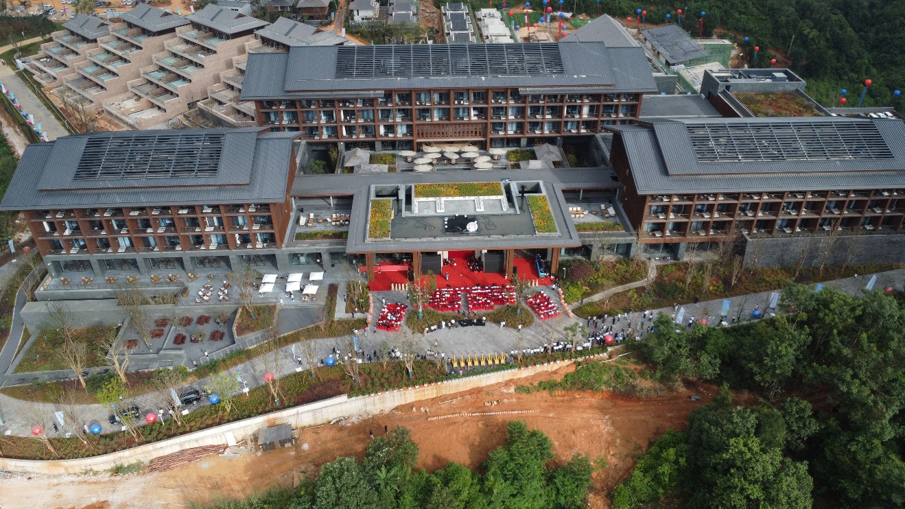 中建八局承建的云南景邁古茶樹小鎮(zhèn)項(xiàng)目六時(shí)康養(yǎng)度假酒店開業(yè)