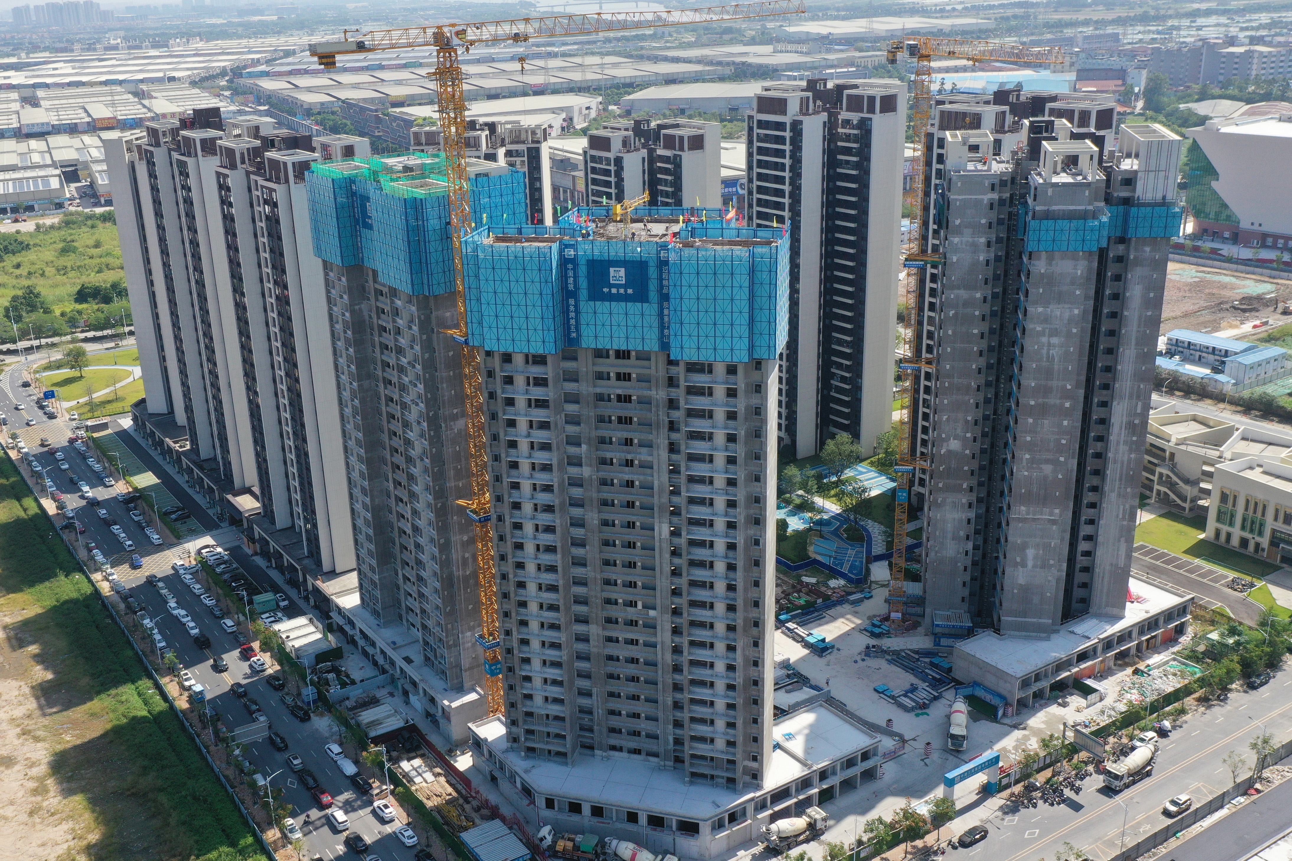 中建三局承建的中建星順花園項(xiàng)目主體結(jié)構(gòu)全面封頂