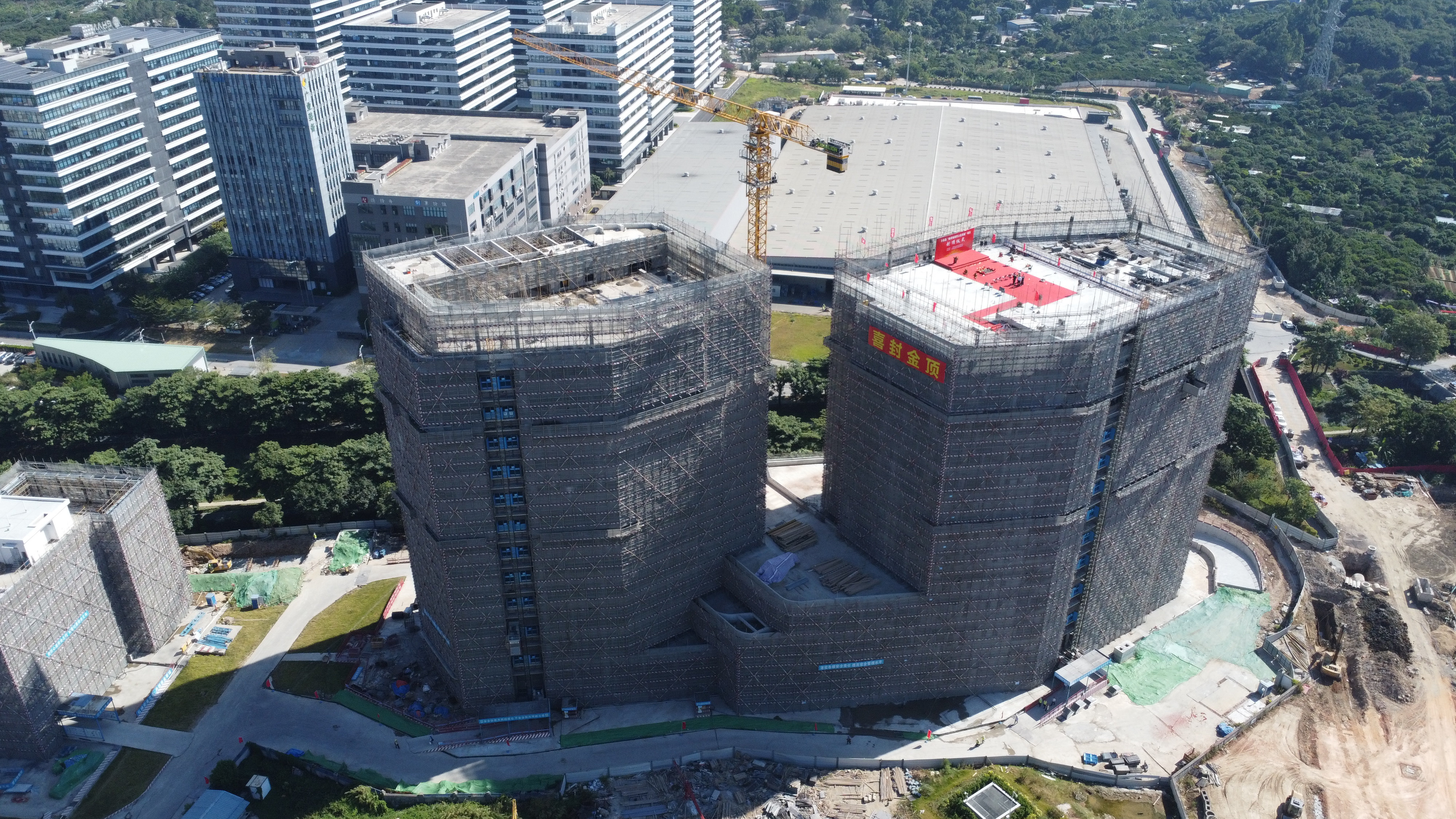 中建四局承建的廣州豐樂(lè)北“新黃埔創(chuàng)智示范基地”項(xiàng)目全面封頂