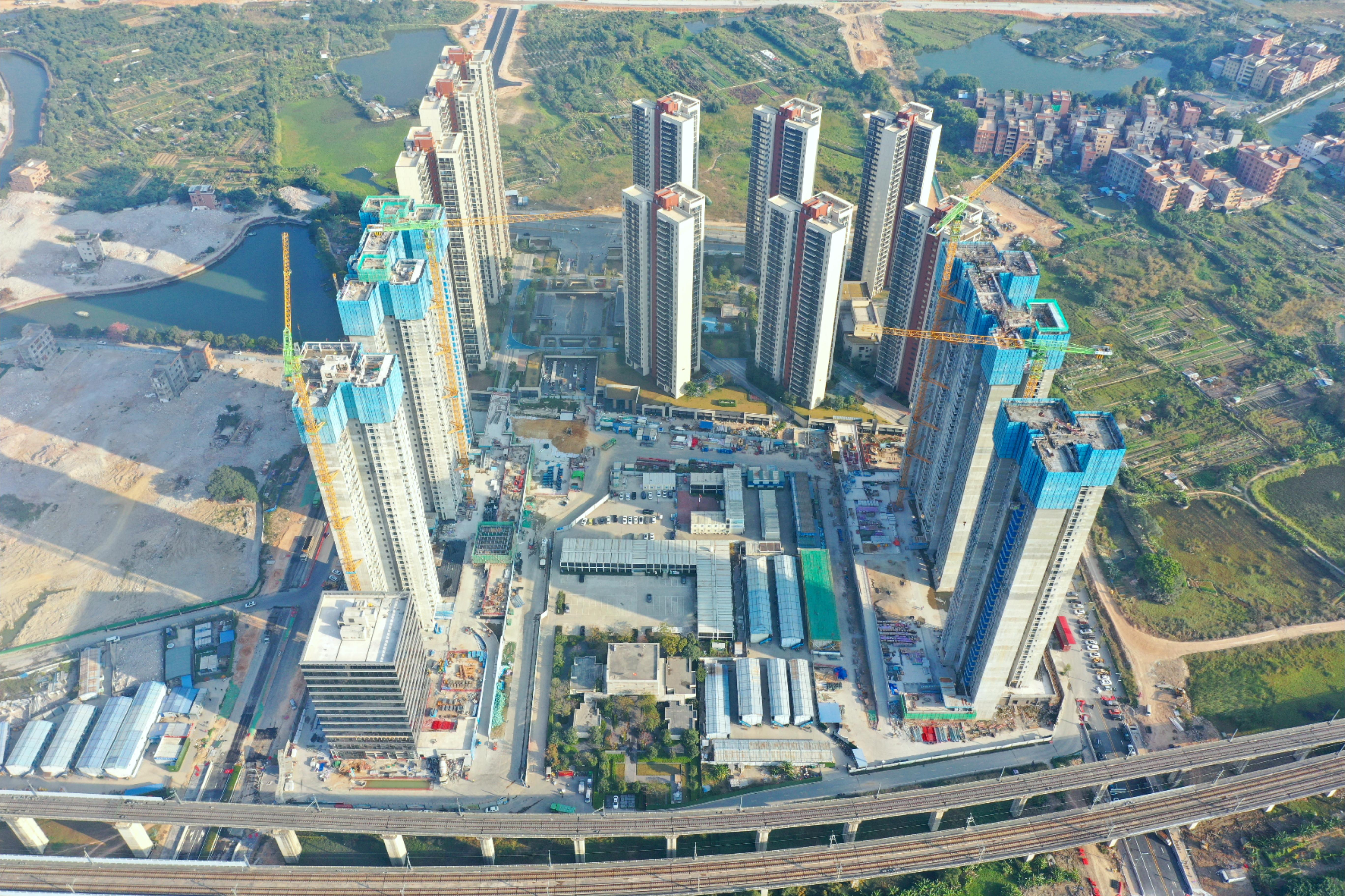 中建四局承建的東莞洪梅氹涌安置房二期項目主體結構全面封頂