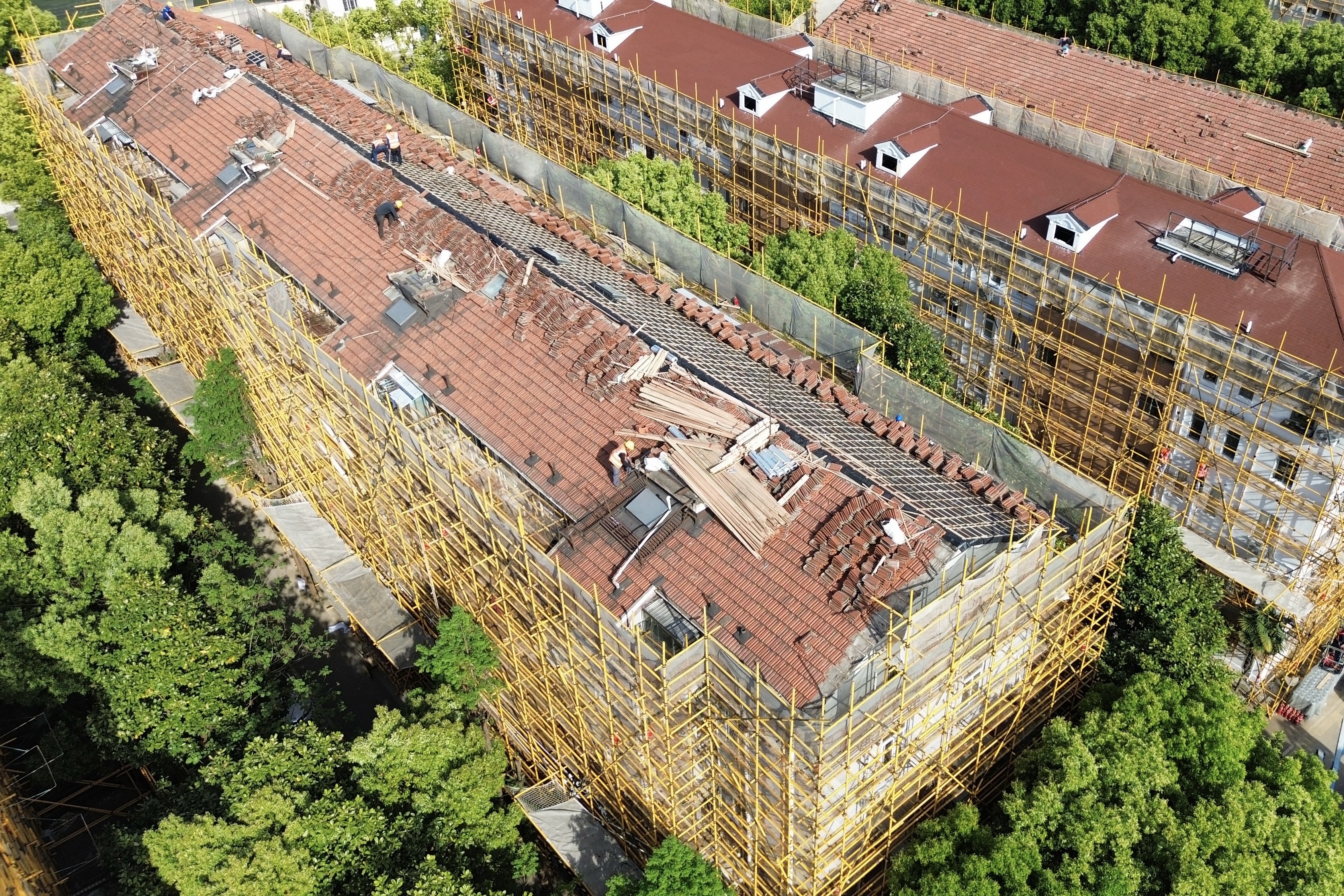 中建五局承建的上海市静安区补葺项目开工