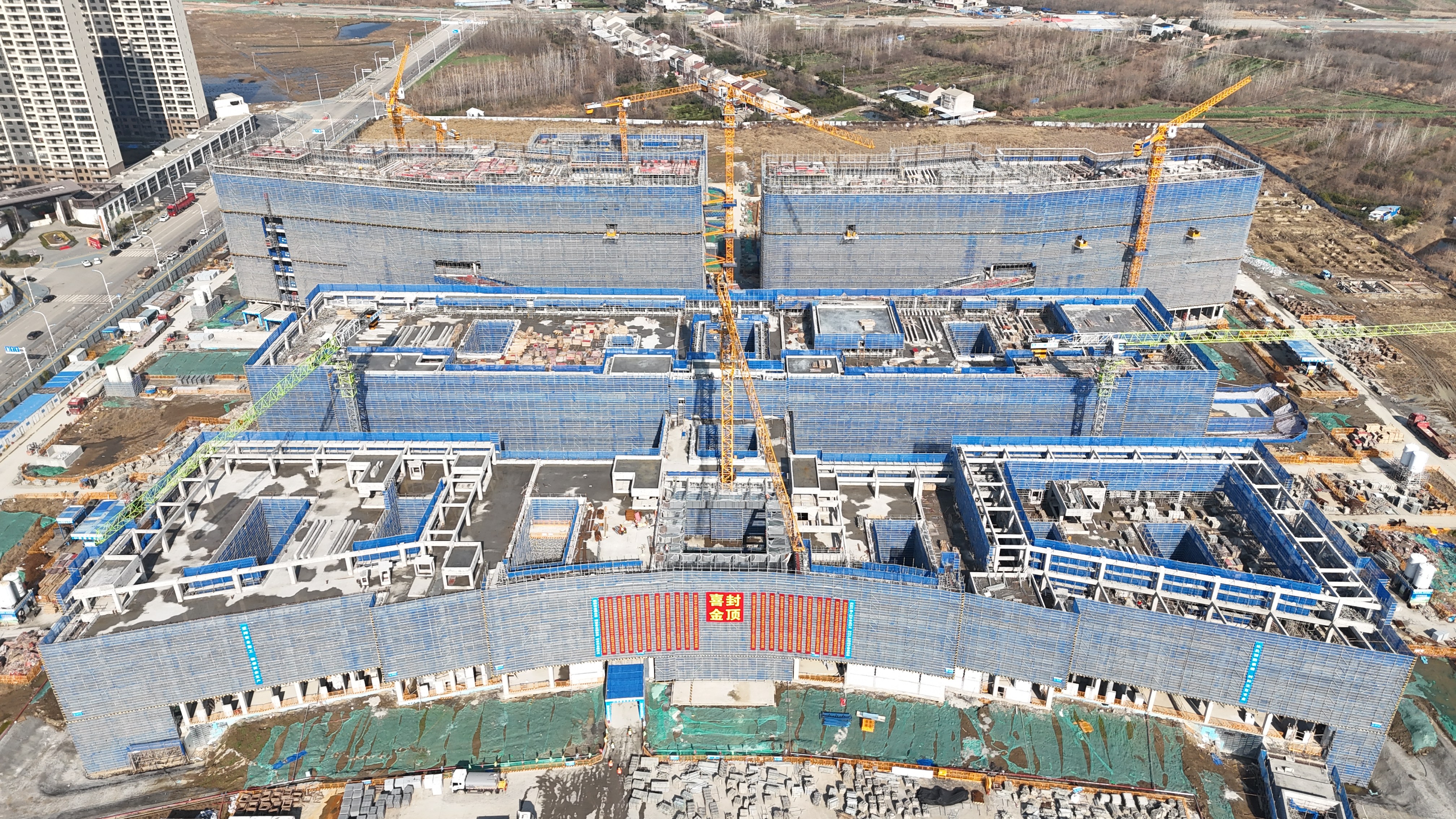 项目实景航拍图 (压缩).jpg