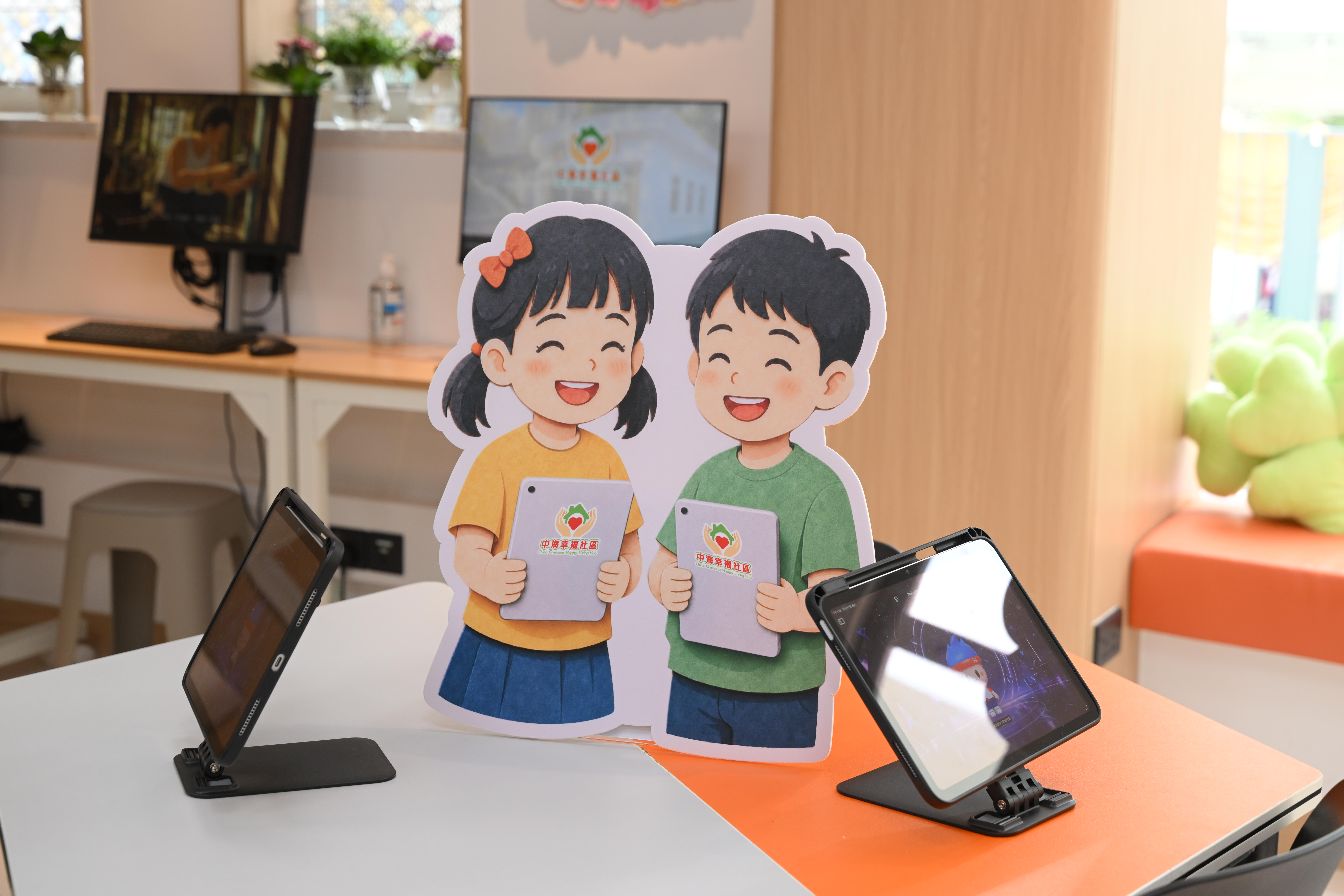 中心提供AI語言學習機及平板電腦.jpg