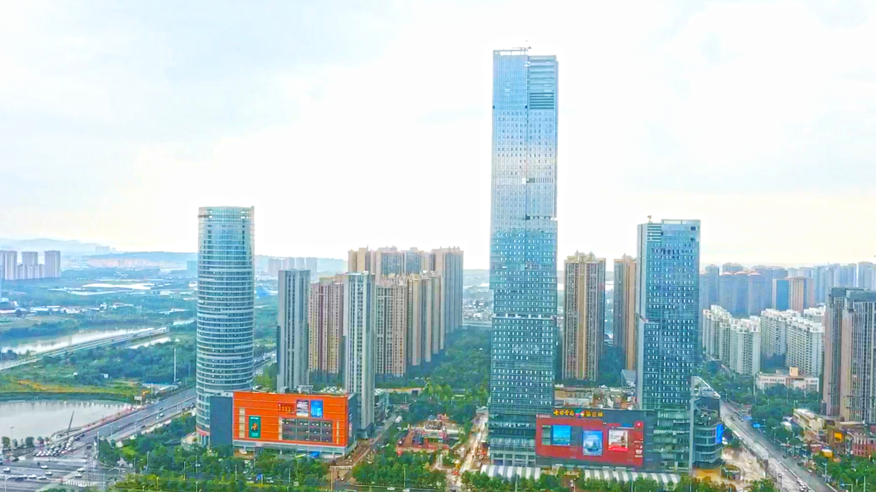 附图2：中建四局云南分公司七彩第壹城超高层双子塔项目最新航拍.jpg