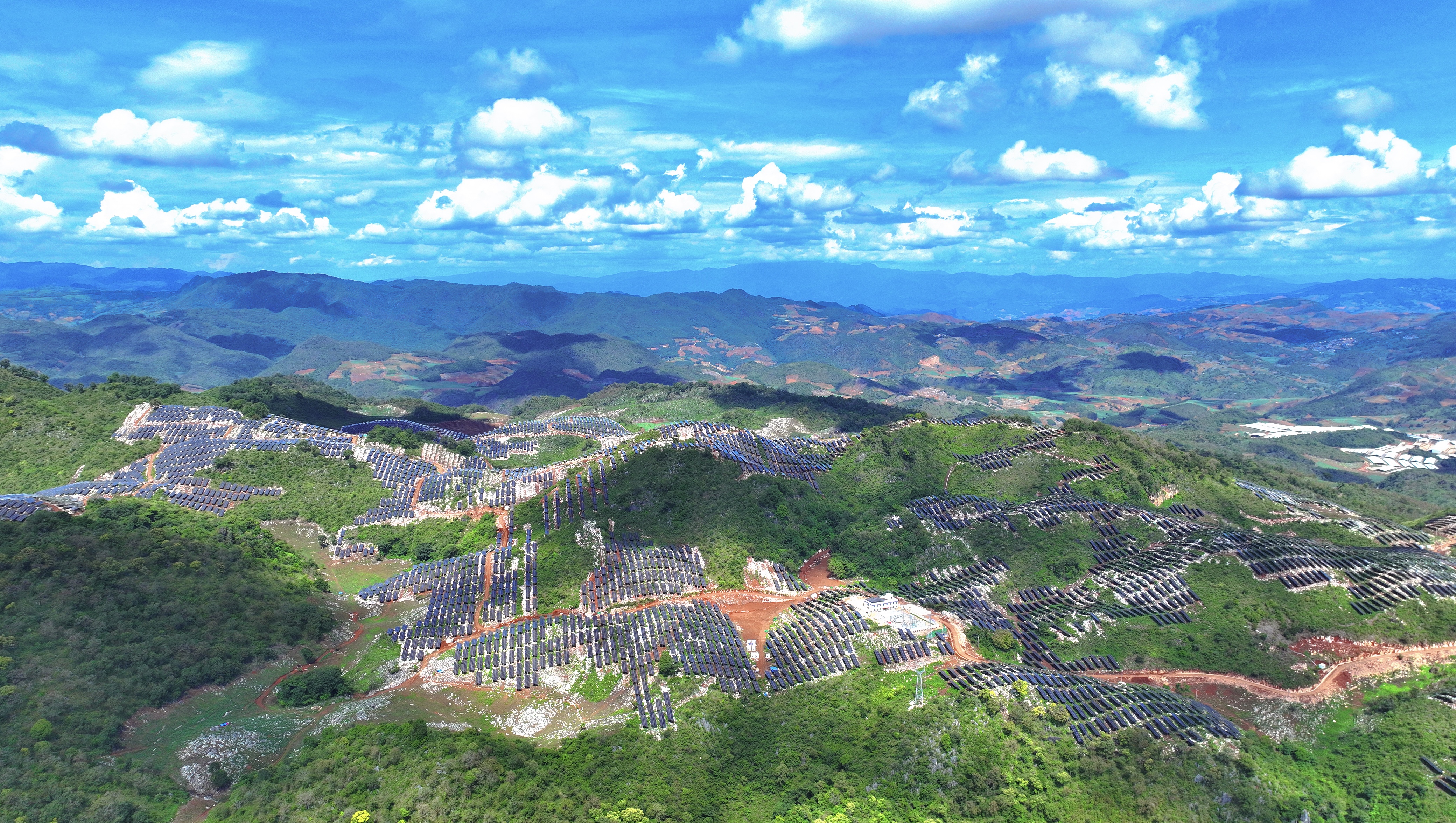 中建六局承建的云南耿马县东老光伏发电epc总承包项目实现全容量并网