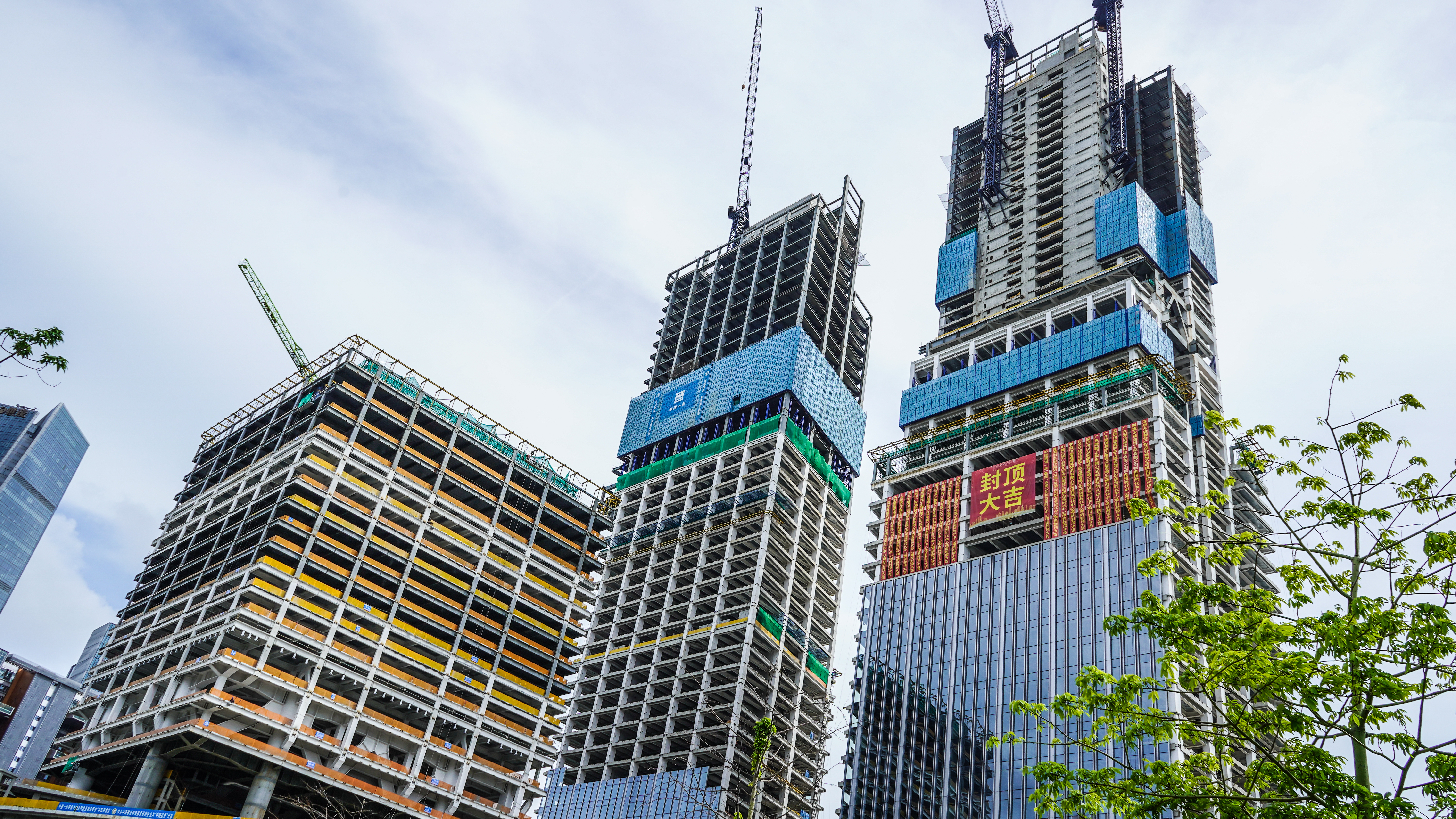 中建一局承建的深圳自贸时代中心项目全面封顶