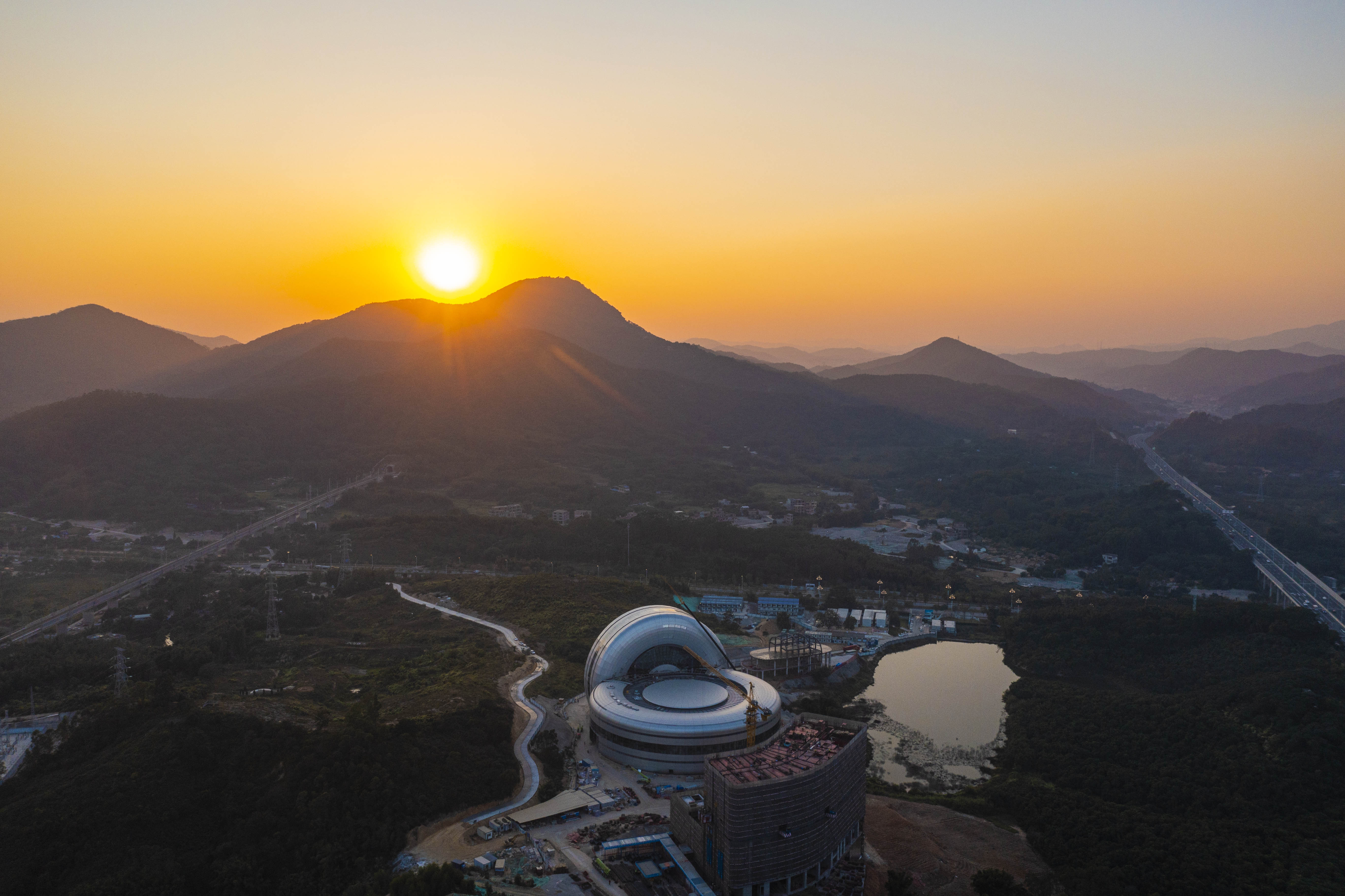 中建三局一公司承建的卡脖子工程-航空轮胎科学中心项目.jpg 中建三局一公司承建的卡脖子工程-航空轮胎科学中心项目.jpg